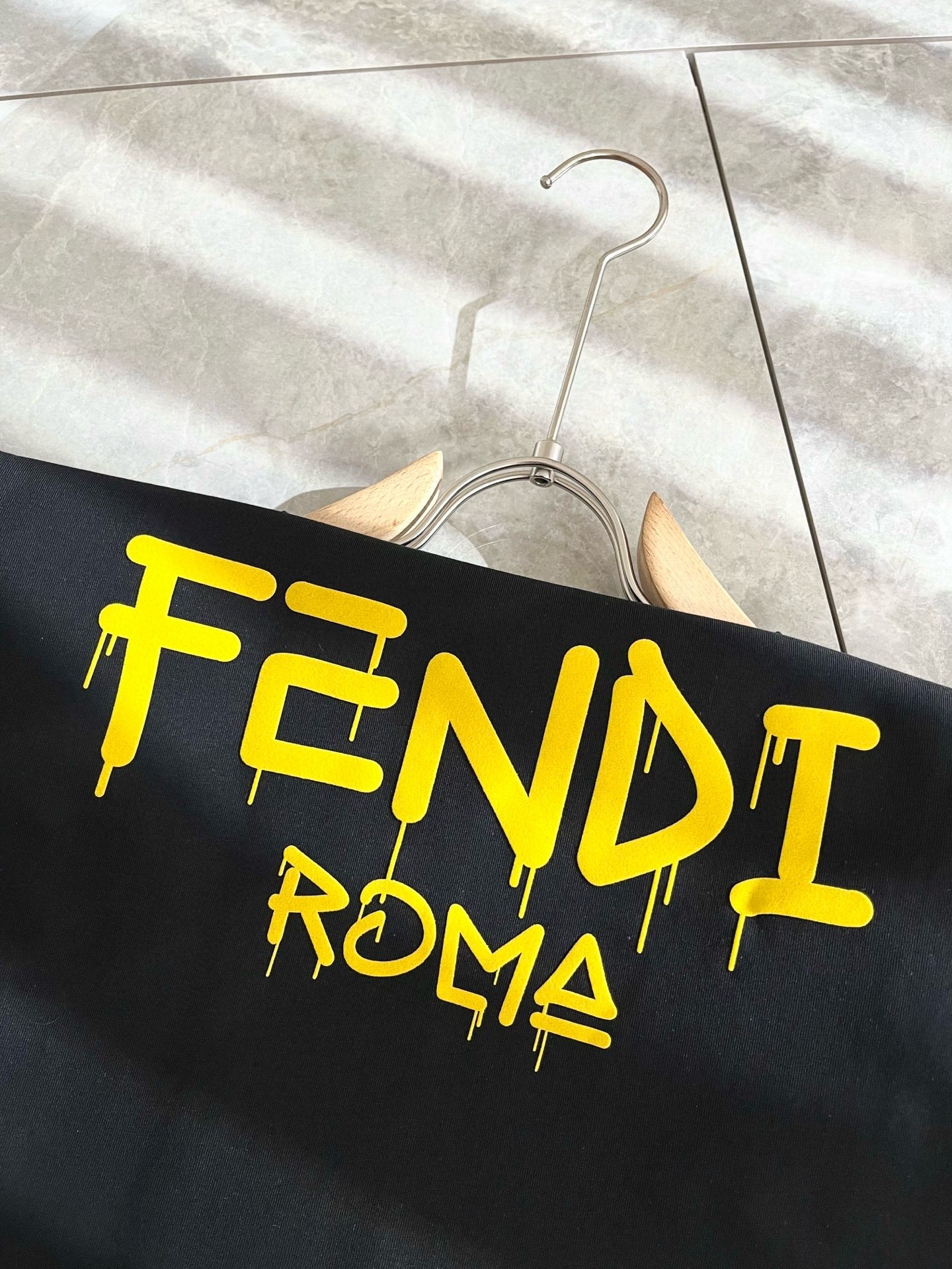 FEN*I 芬*迪2025春夏新款FD家族FF男女同款👫短袖T恤，男女同款👫百搭极简短袖。意大利原厂订单