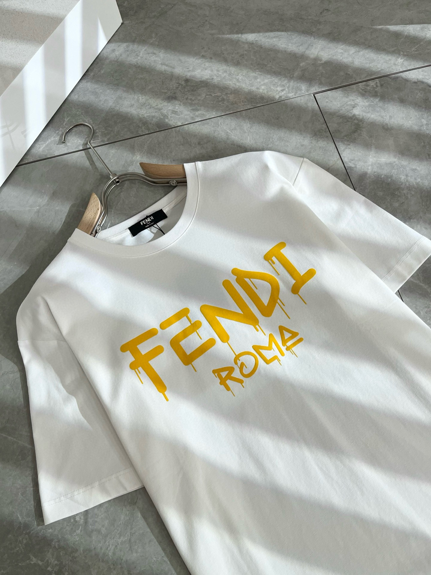 FEN*I 芬*迪2025春夏新款FD家族FF男女同款👫短袖T恤，男女同款👫百搭极简短袖。意大利原厂订单