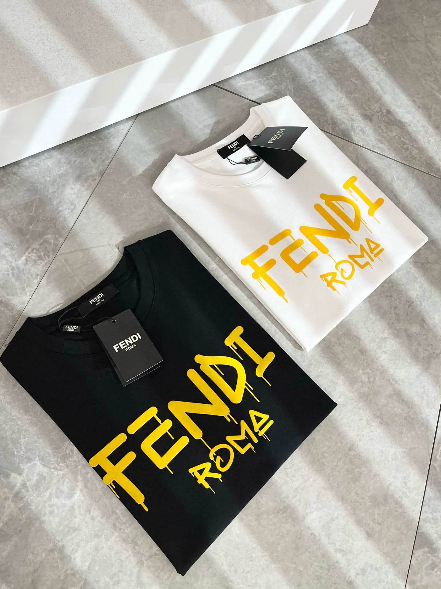 FEN*I 芬*迪2025春夏新款FD家族FF男女同款👫短袖T恤，男女同款👫百搭极简短袖。意大利原厂订单