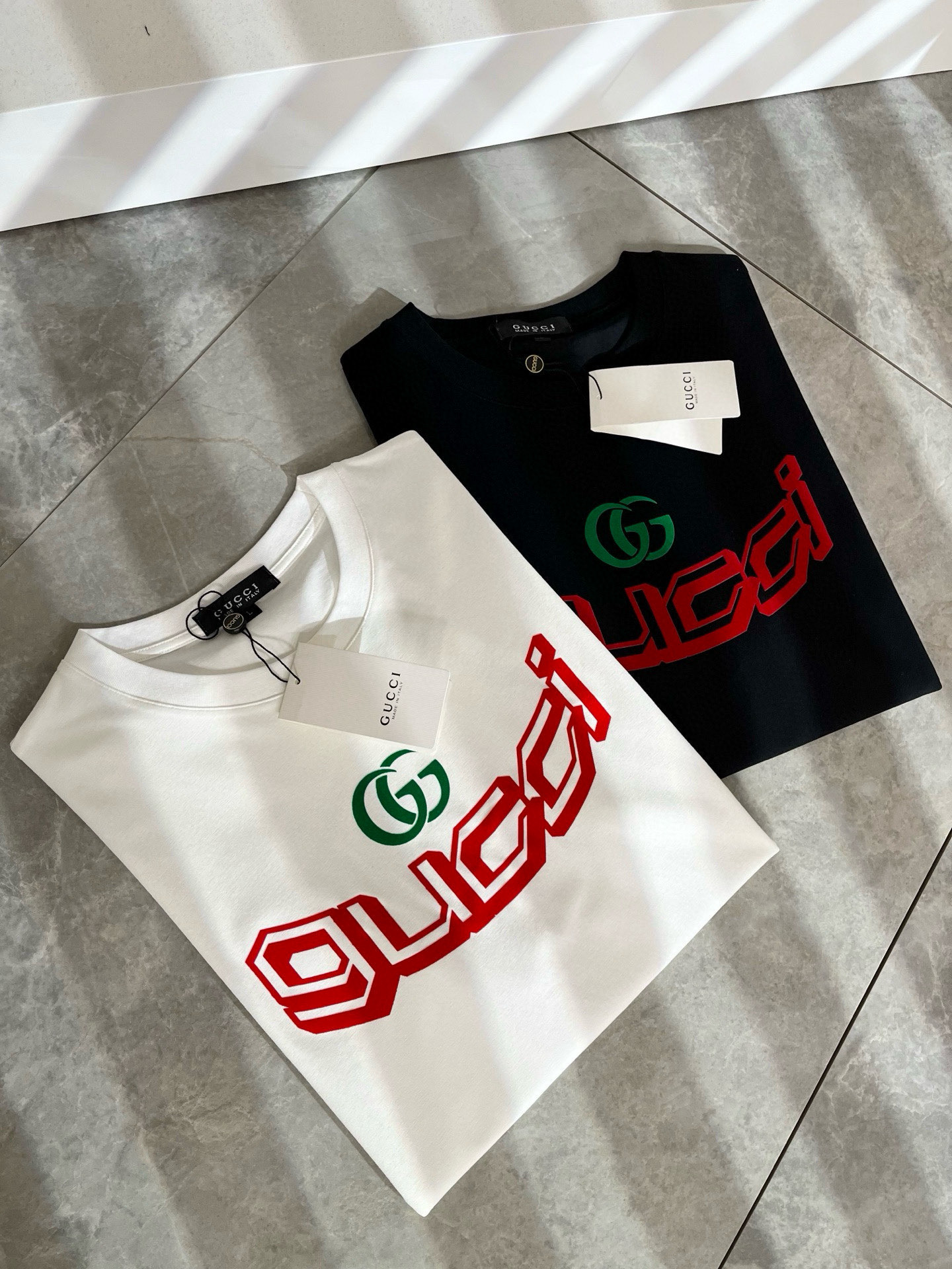 Gucc*古家 2025春夏新款男女同情侣款👫休闲宽松棉质圆领短袖T恤衫！贸易公司渠道稀出，同步官网发售