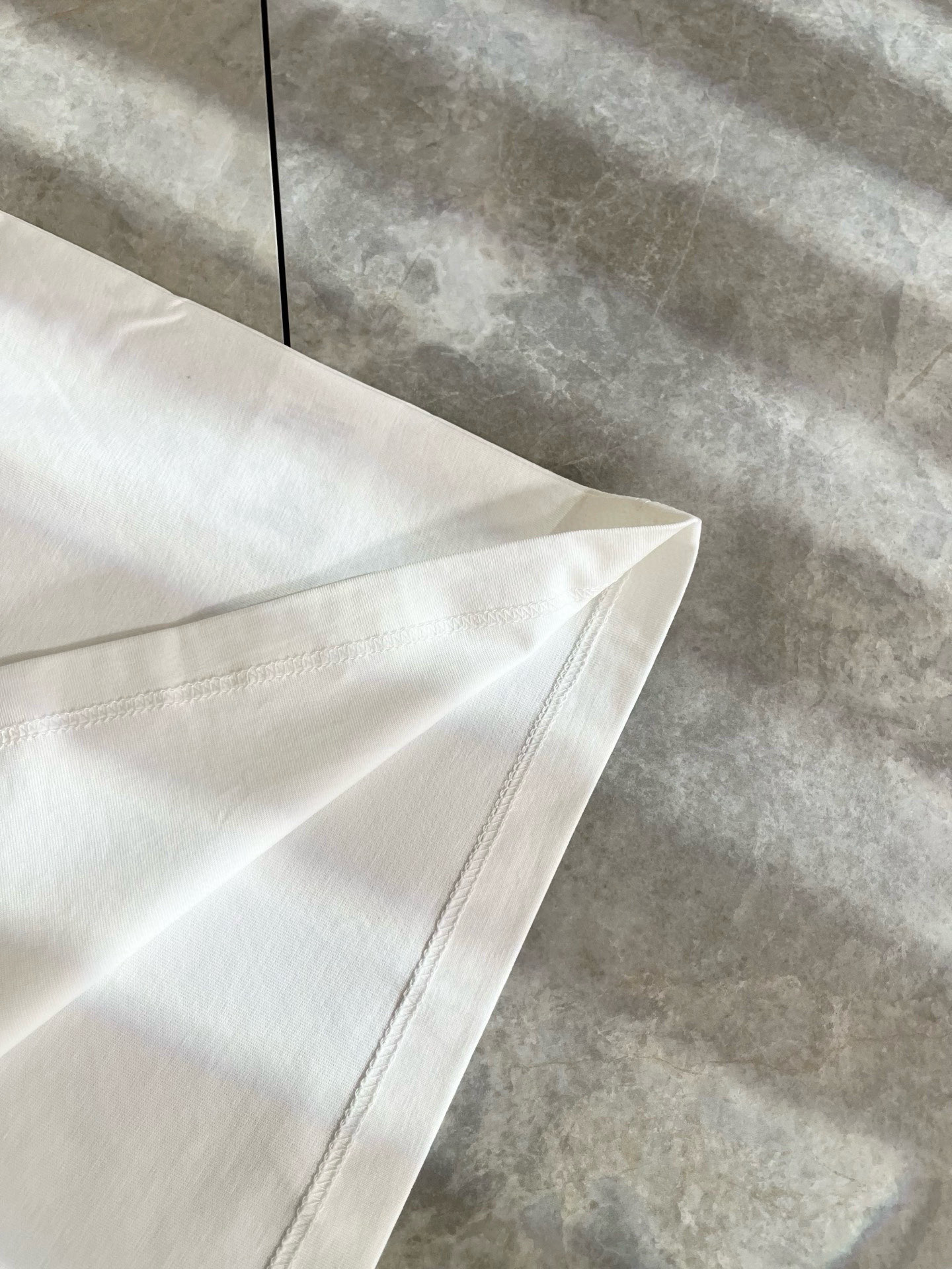 Gucc*古家 2025春夏新款男女同情侣款👫休闲宽松棉质圆领短袖T恤衫！贸易公司渠道稀出，同步官网发售