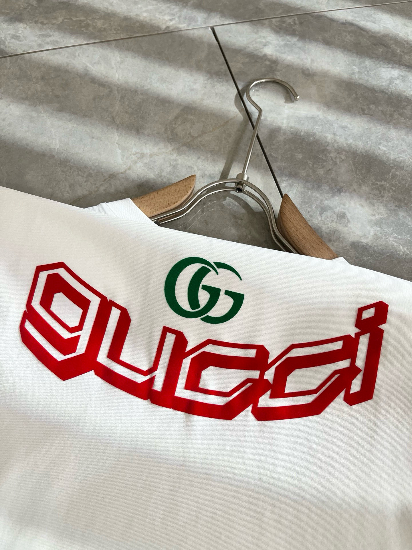 Gucc*古家 2025春夏新款男女同情侣款👫休闲宽松棉质圆领短袖T恤衫！贸易公司渠道稀出，同步官网发售