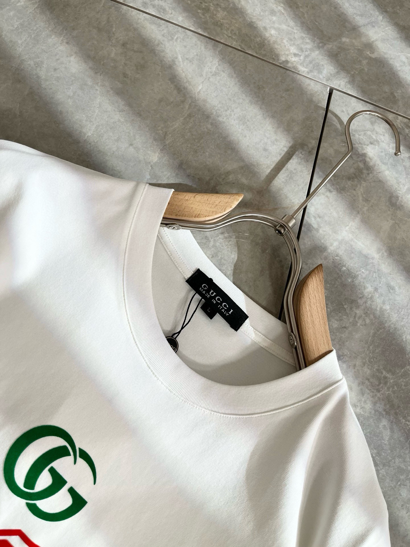 Gucc*古家 2025春夏新款男女同情侣款👫休闲宽松棉质圆领短袖T恤衫！贸易公司渠道稀出，同步官网发售