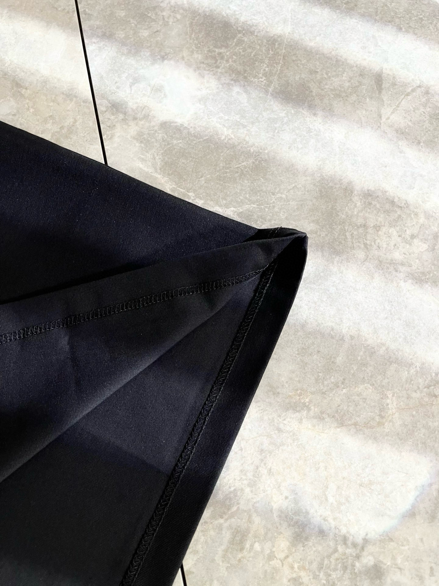 Gucc*古家 2025春夏新款男女同情侣款👫休闲宽松棉质圆领短袖T恤衫！贸易公司渠道稀出，同步官网发售