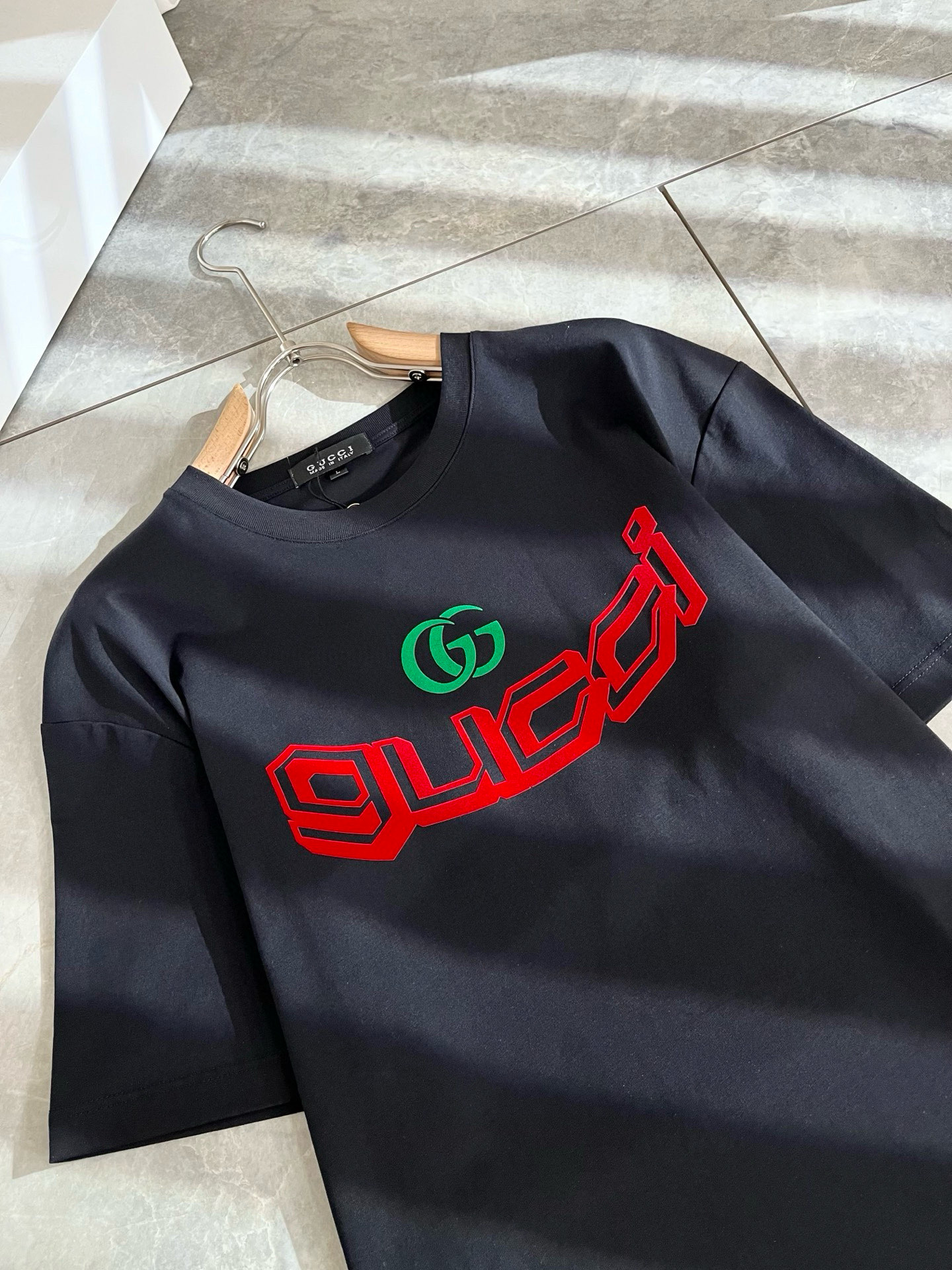 Gucc*古家 2025春夏新款男女同情侣款👫休闲宽松棉质圆领短袖T恤衫！贸易公司渠道稀出，同步官网发售