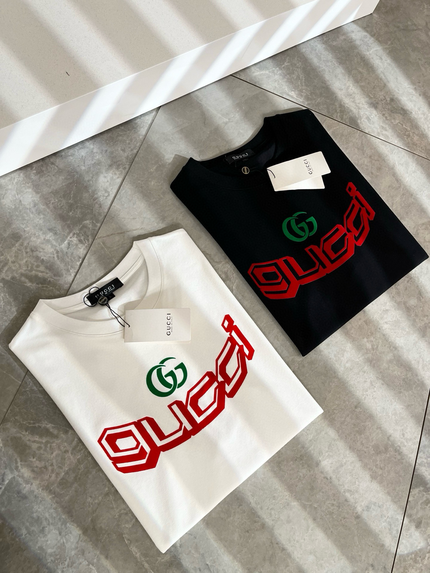 Gucc*古家 2025春夏新款男女同情侣款👫休闲宽松棉质圆领短袖T恤衫！贸易公司渠道稀出，同步官网发售