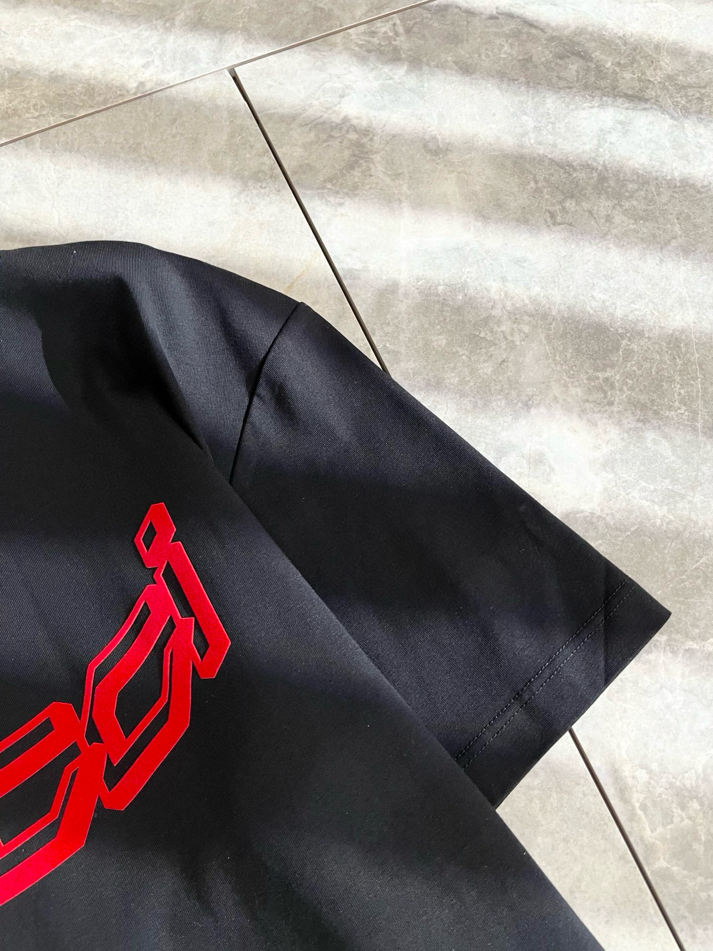 Gucc*古家 2025春夏新款男女同情侣款👫休闲宽松棉质圆领短袖T恤衫！贸易公司渠道稀出，同步官网发售