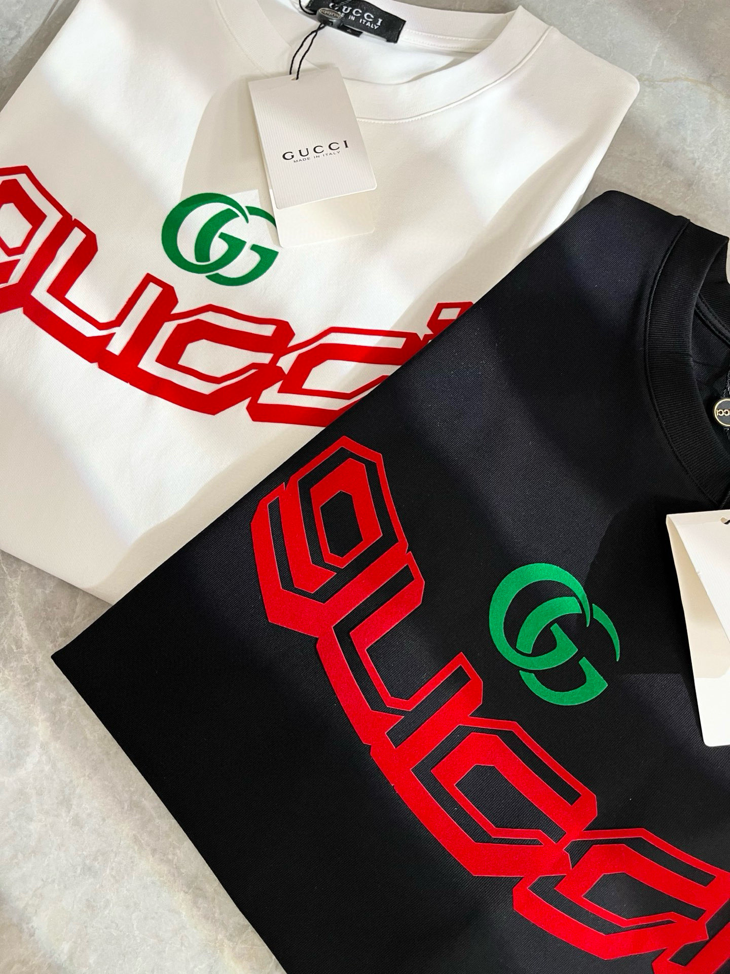 Gucc*古家 2025春夏新款男女同情侣款👫休闲宽松棉质圆领短袖T恤衫！贸易公司渠道稀出，同步官网发售