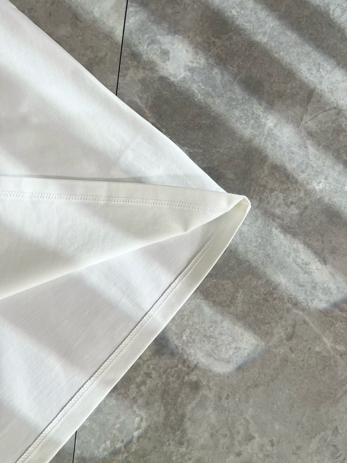 Gucc*古家 2025春夏新款男女同情侣款👫休闲宽松棉质圆领短袖T恤衫！贸易公司渠道稀出，同步官网发售