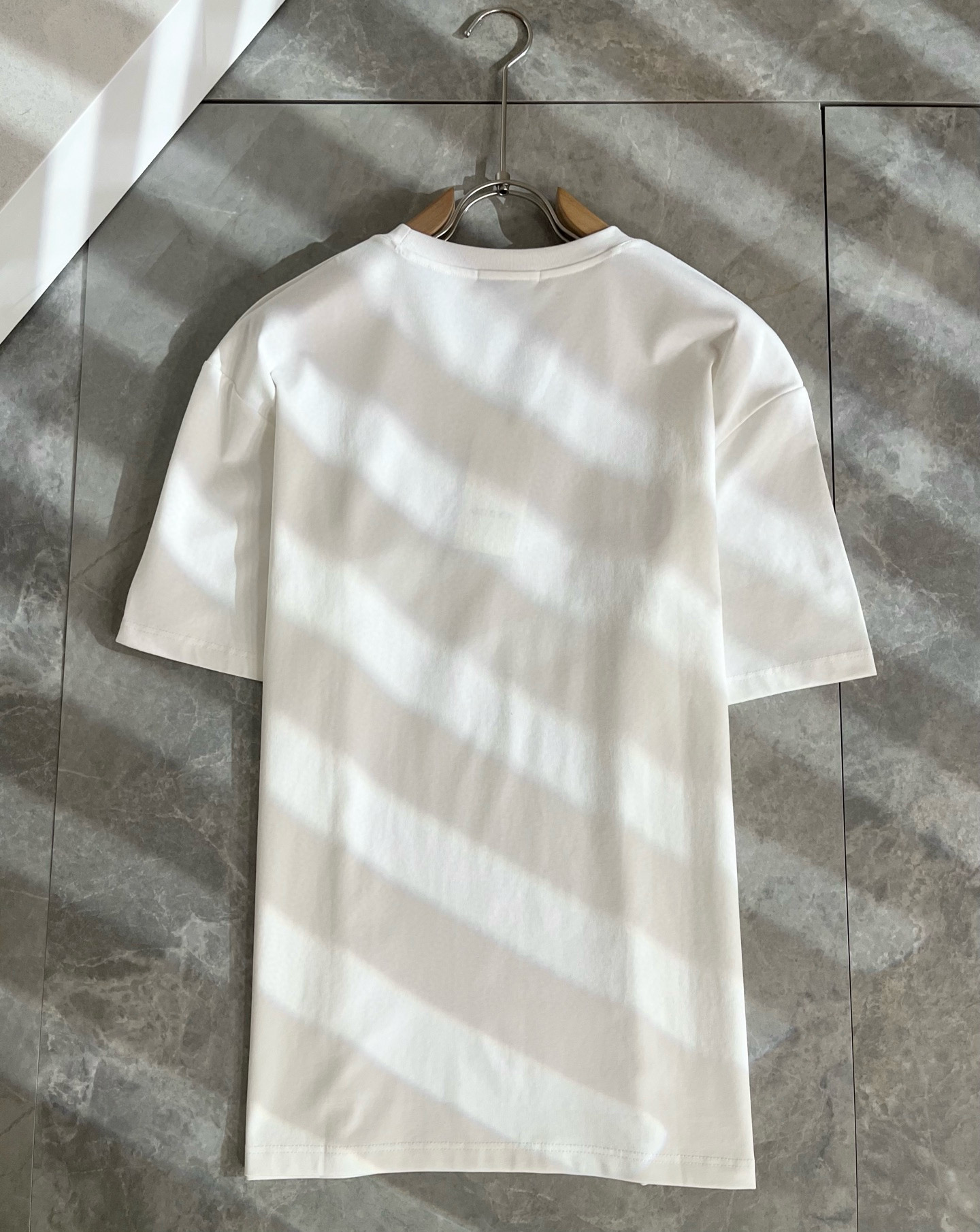 Gucc*古家 2025春夏新款男女同情侣款👫休闲宽松棉质圆领短袖T恤衫！贸易公司渠道稀出，同步官网发售