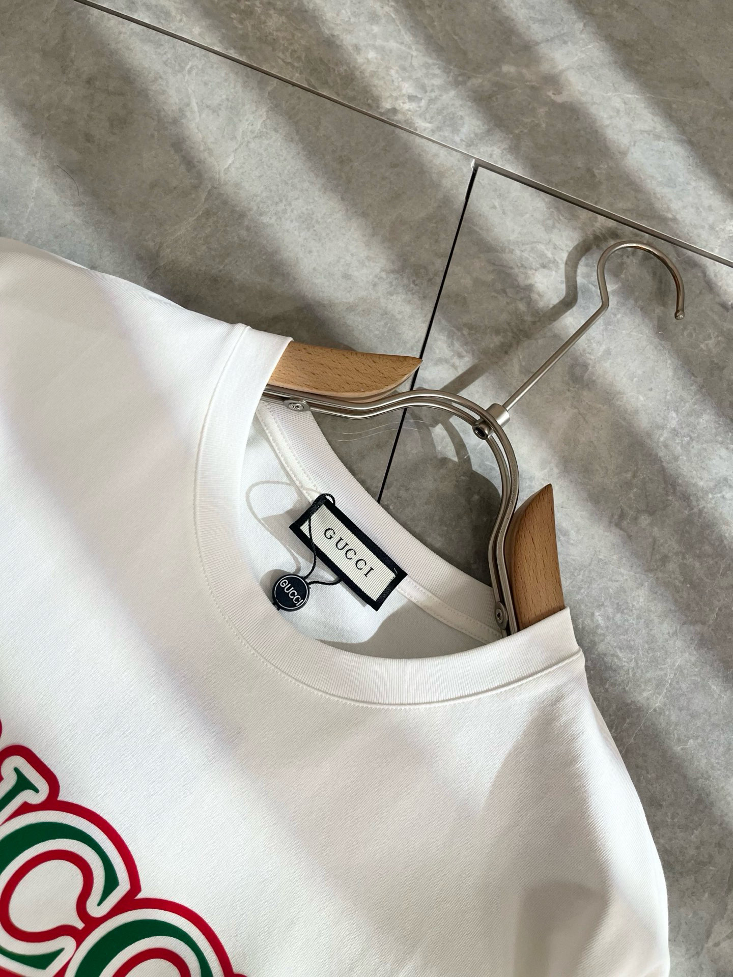 Gucc*古家 2025春夏新款男女同情侣款👫休闲宽松棉质圆领短袖T恤衫！贸易公司渠道稀出，同步官网发售