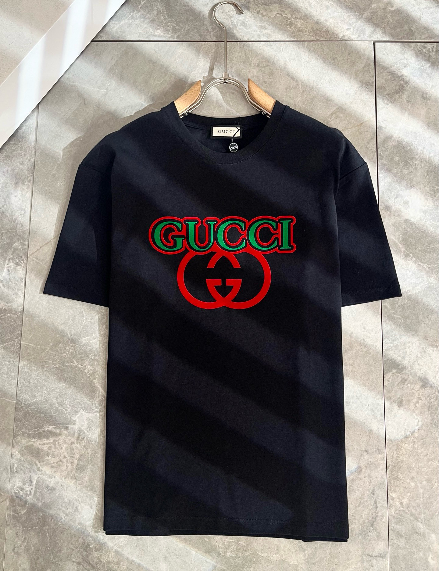 Gucc*古家 2025春夏新款男女同情侣款👫休闲宽松棉质圆领短袖T恤衫！贸易公司渠道稀出，同步官网发售