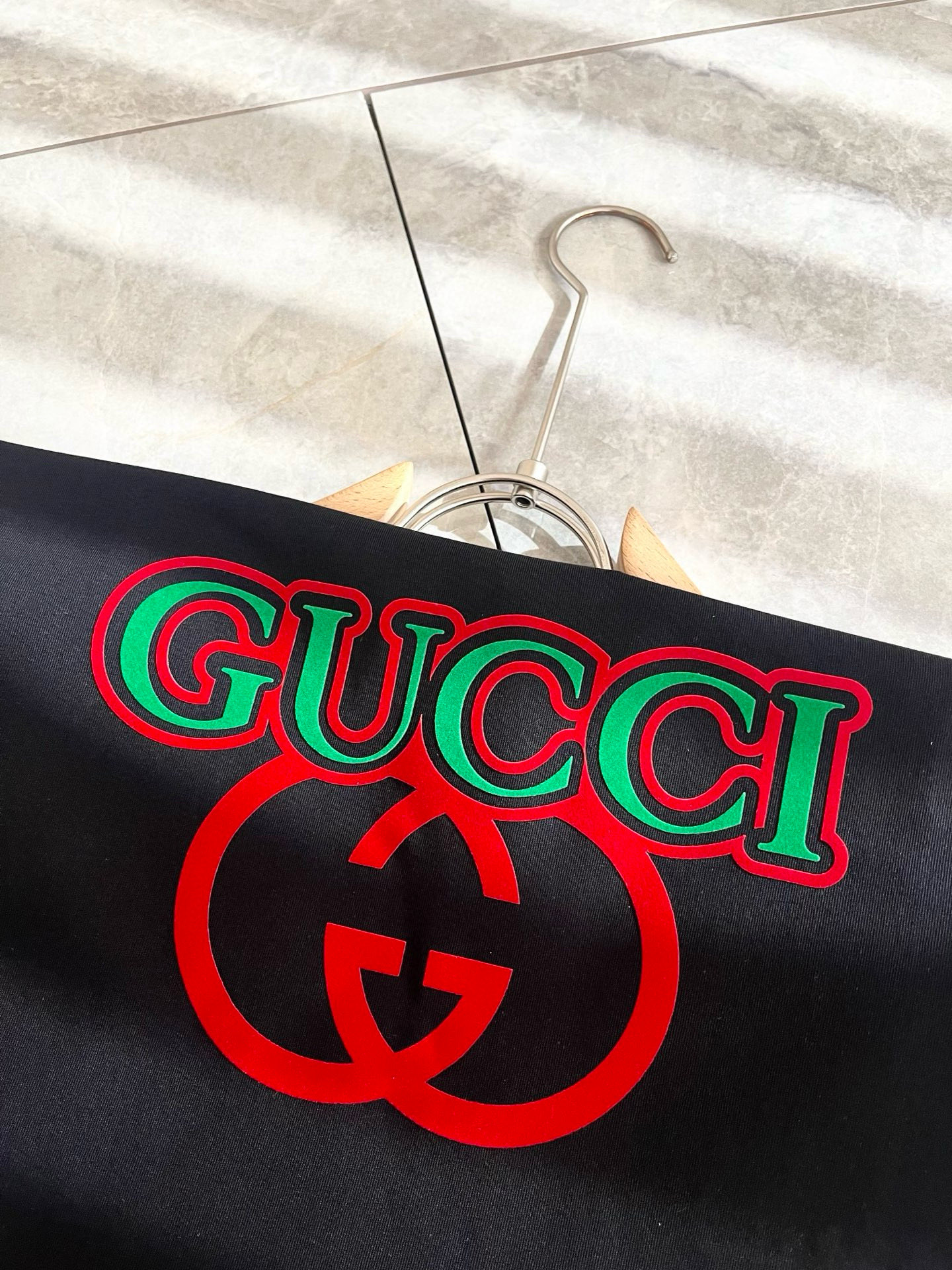 Gucc*古家 2025春夏新款男女同情侣款👫休闲宽松棉质圆领短袖T恤衫！贸易公司渠道稀出，同步官网发售