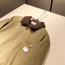 BURBER*Y巴*莉 2025秋冬新品牛仔仿羊羔毛🐑牛仔夹克外套,重磅来袭,原版重工洗水牛仔面料制作而 BURBER*Y巴*莉 2025秋冬新品牛仔仿羊羔毛🐑牛仔夹克外套,重磅来袭,原版重工洗水牛仔面料制作而