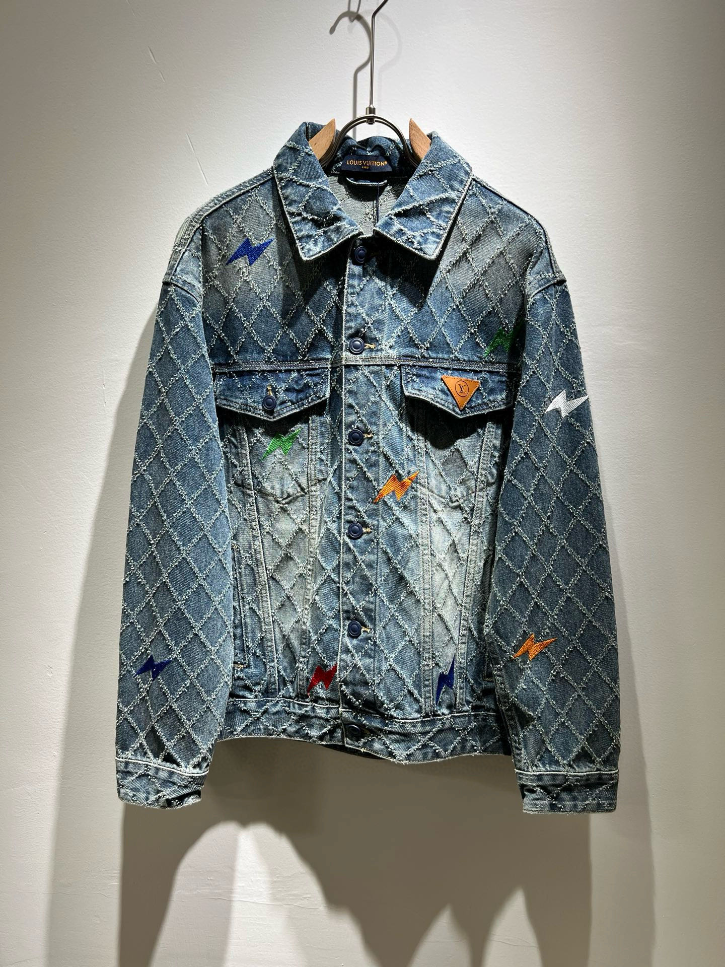 Louis Vuit*on 路易*登 2025秋冬新款轻奢男女同款👫牛仔夹克外套，路易家族的新高端，细节