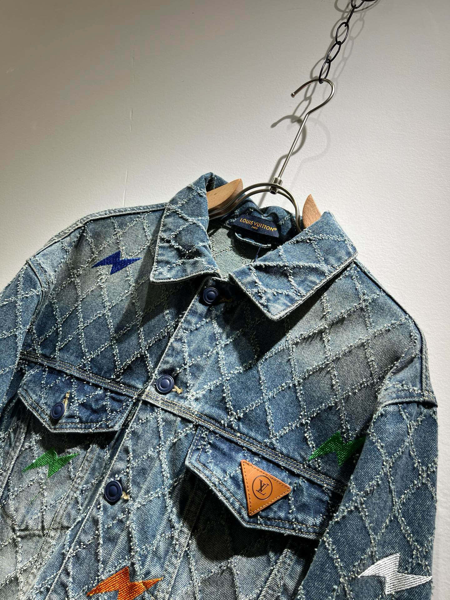 Louis Vuit*on 路易*登 2025秋冬新款轻奢男女同款👫牛仔夹克外套，路易家族的新高端，细节
