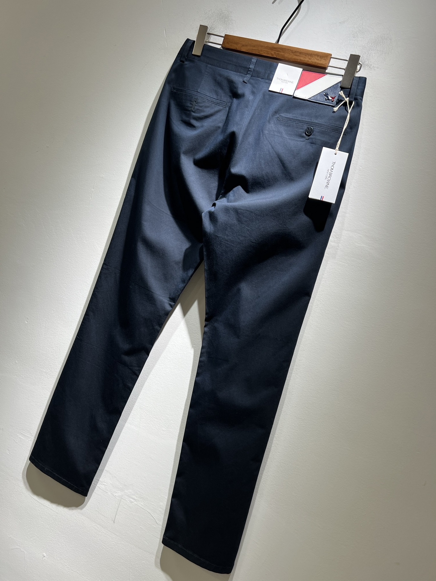 ThomBrow*e汤姆*朗 ~2025春夏新款休闲西裤，官网同步有售，独特设计魅力，非常高端，简约不简