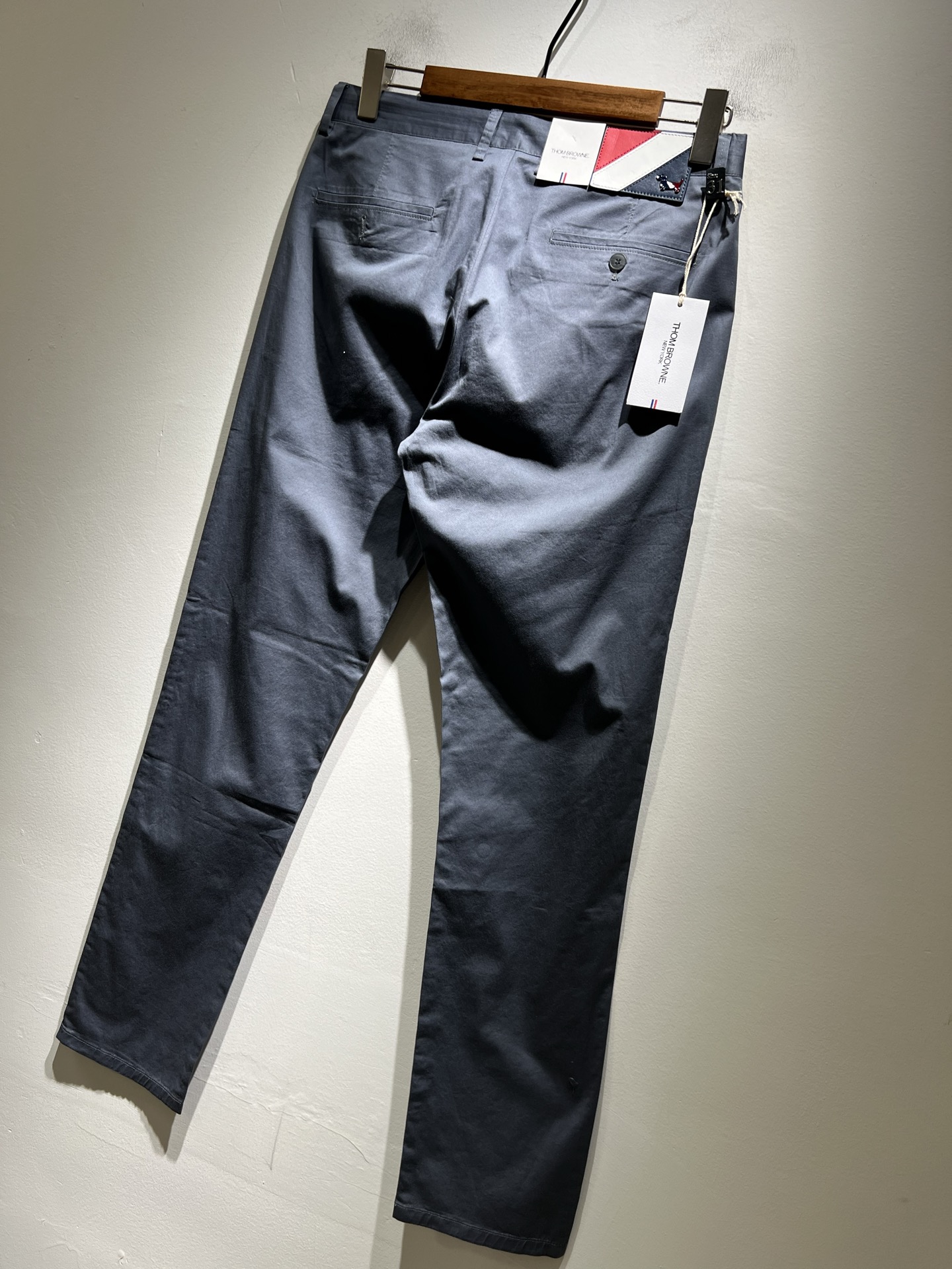ThomBrow*e汤姆*朗 ~2025春夏新款休闲西裤，官网同步有售，独特设计魅力，非常高端，简约不简