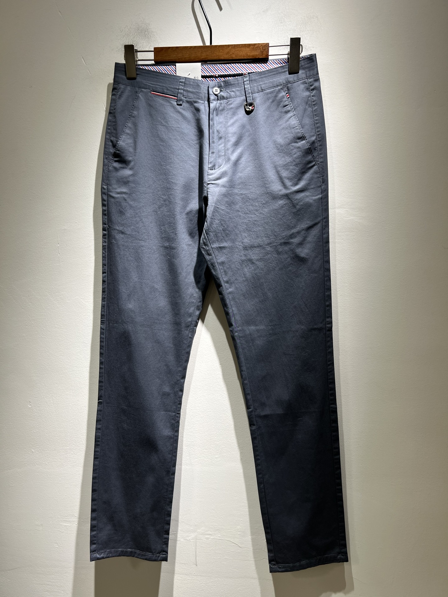 ThomBrow*e汤姆*朗 ~2025春夏新款休闲西裤，官网同步有售，独特设计魅力，非常高端，简约不简