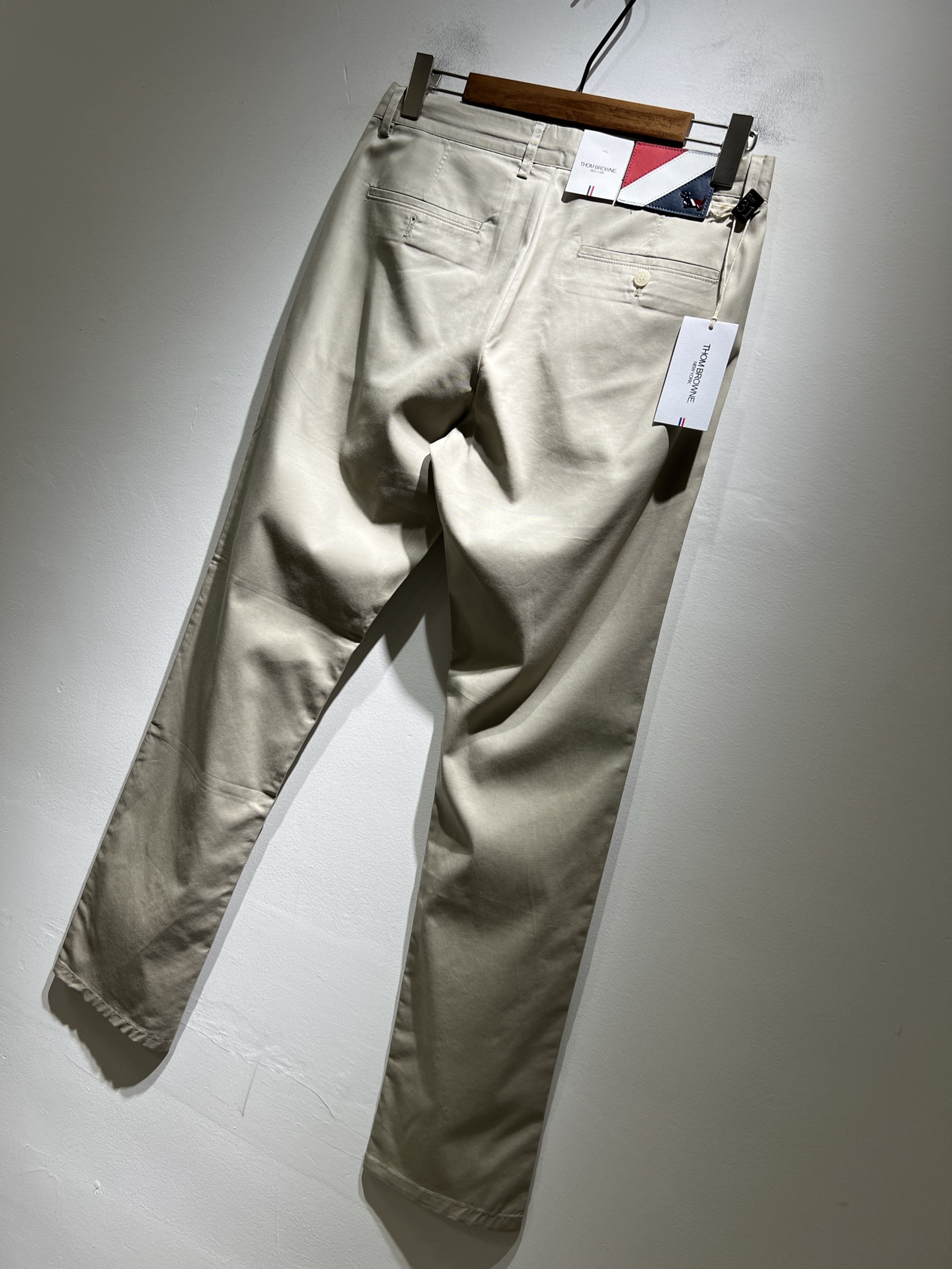 ThomBrow*e汤姆*朗 ~2025春夏新款休闲西裤，官网同步有售，独特设计魅力，非常高端，简约不简