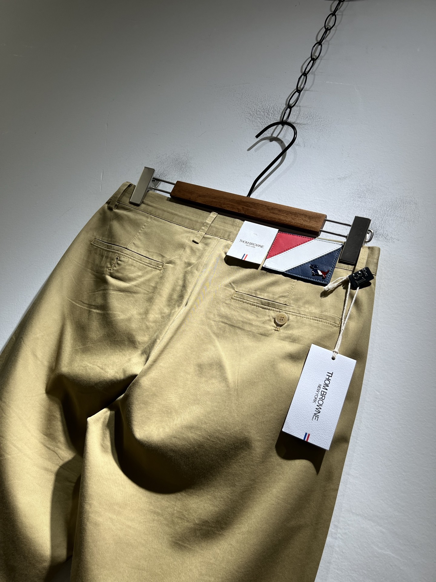 ThomBrow*e汤姆*朗 ~2025春夏新款休闲西裤，官网同步有售，独特设计魅力，非常高端，简约不简