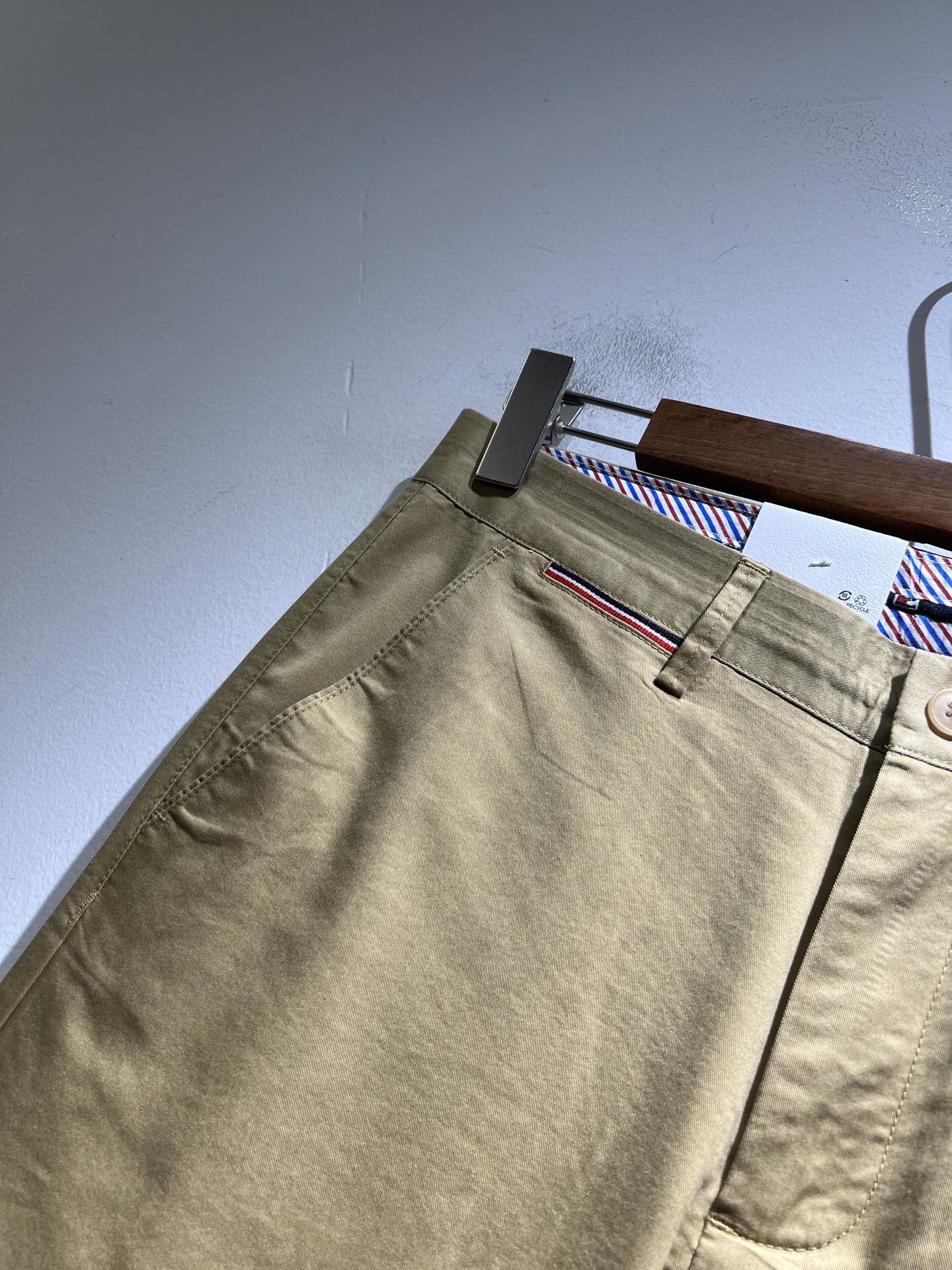 ThomBrow*e汤姆*朗 ~2025春夏新款休闲西裤，官网同步有售，独特设计魅力，非常高端，简约不简