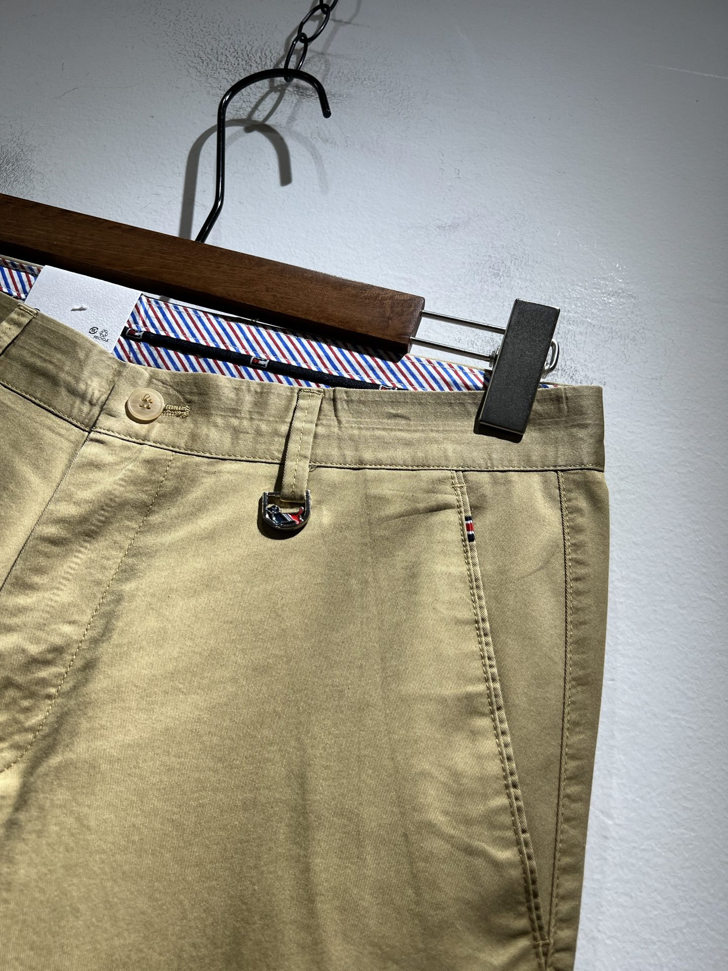 ThomBrow*e汤姆*朗 ~2025春夏新款休闲西裤，官网同步有售，独特设计魅力，非常高端，简约不简