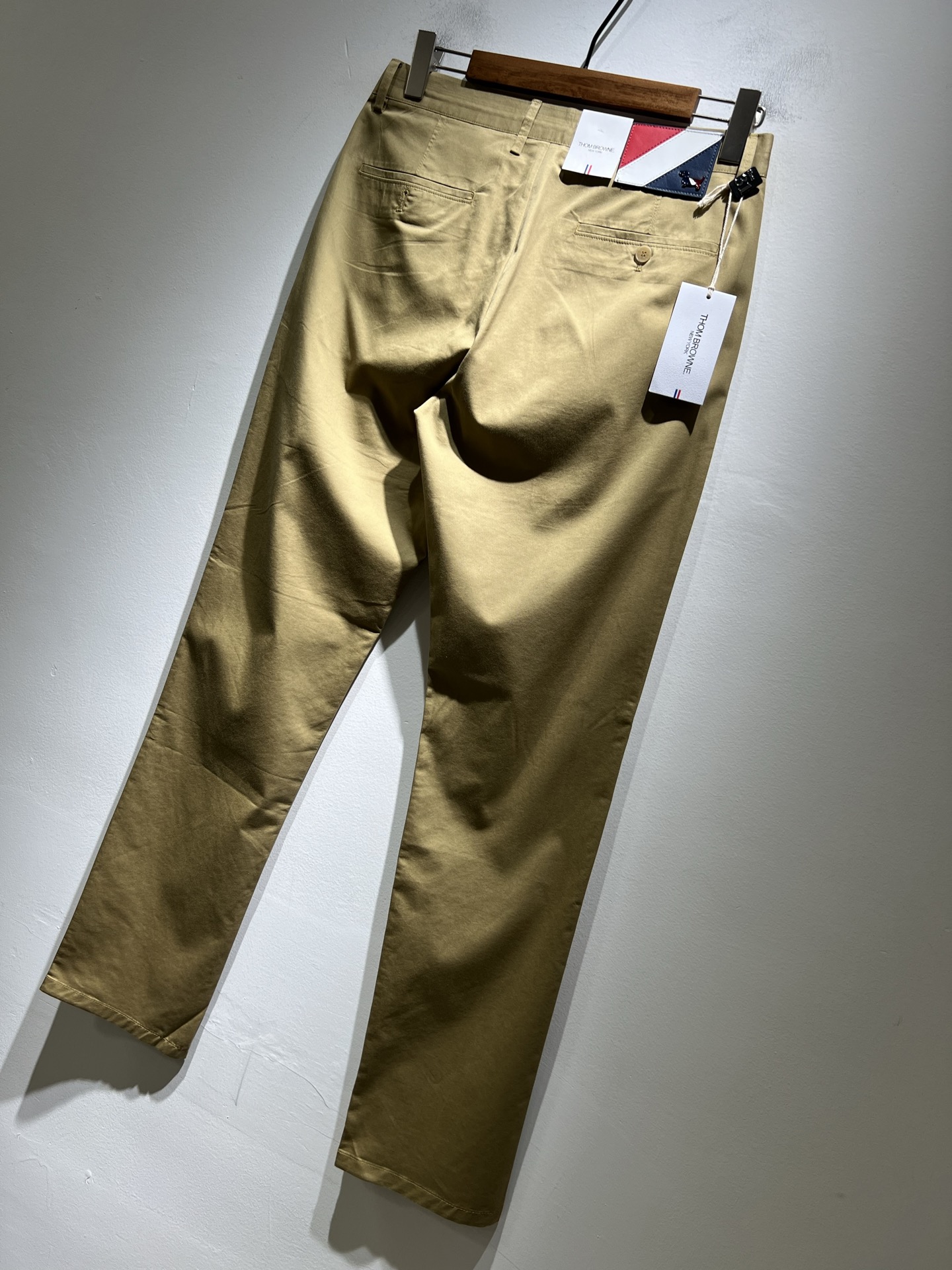 ThomBrow*e汤姆*朗 ~2025春夏新款休闲西裤，官网同步有售，独特设计魅力，非常高端，简约不简