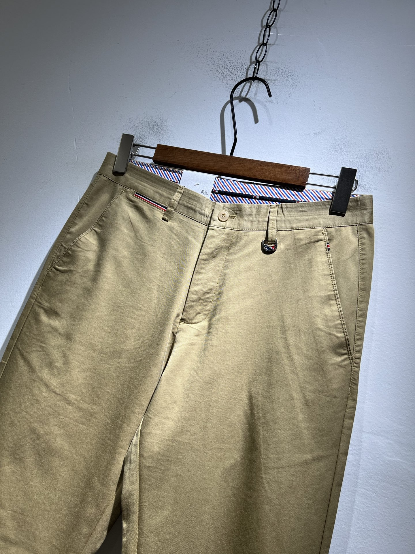 ThomBrow*e汤姆*朗 ~2025春夏新款休闲西裤，官网同步有售，独特设计魅力，非常高端，简约不简