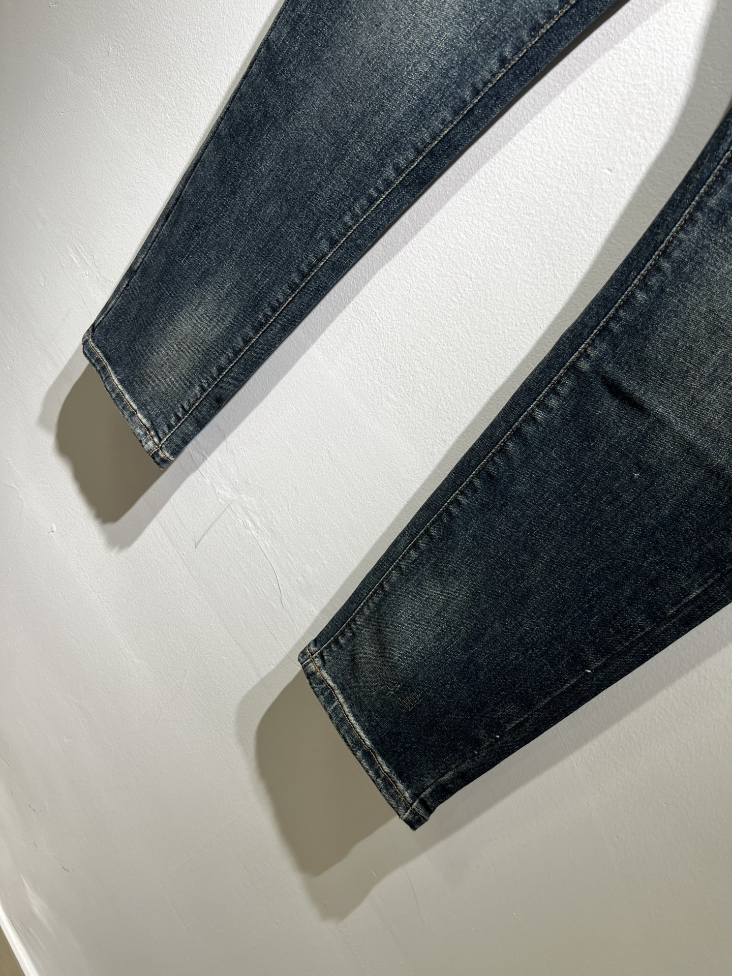 PRA*DA 普拉达 2025春夏新品发售！牛仔高级百搭实用主义不哗众取宠！港澳台地区限定款！！立体裁剪