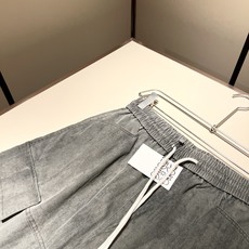 LO*WE/罗*威2025秋冬新品男士时装款高端休闲裤,香港洋行渠道货,日本原厂出品,纯血统品质,完美延 LO*WE/罗*威2025秋冬新品男士时装款高端休闲裤,香港洋行渠道货,日本原厂出品,纯血统品质,完美延