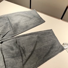 LO*WE/罗*威2025秋冬新品男士时装款高端休闲裤,香港洋行渠道货,日本原厂出品,纯血统品质,完美延 LO*WE/罗*威2025秋冬新品男士时装款高端休闲裤,香港洋行渠道货,日本原厂出品,纯血统品质,完美延