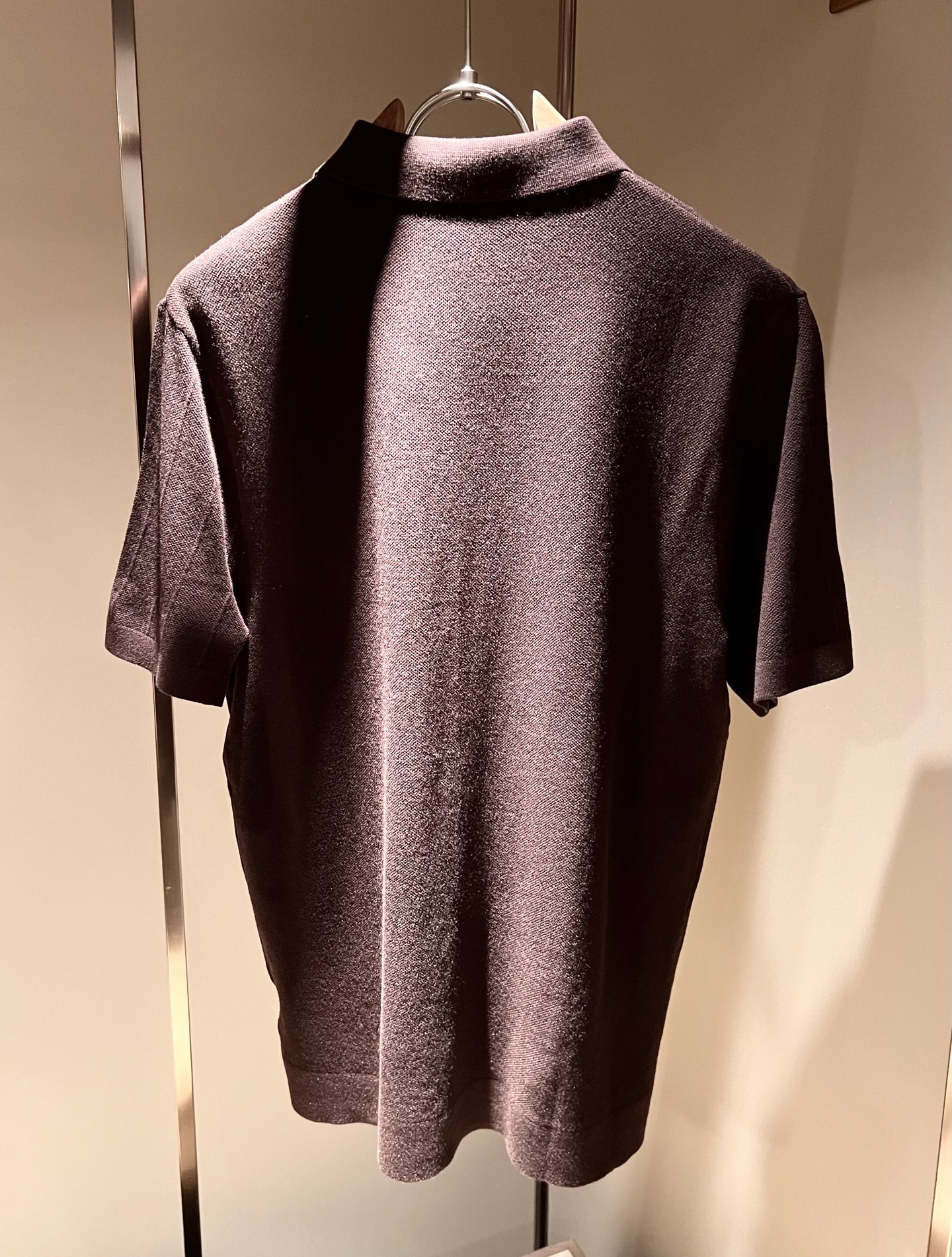 Loro Piana诺悠翩雅 2025秋季男士最新的贸易订单翻领针织短袖T恤，全品相！！上身舒适透气，不