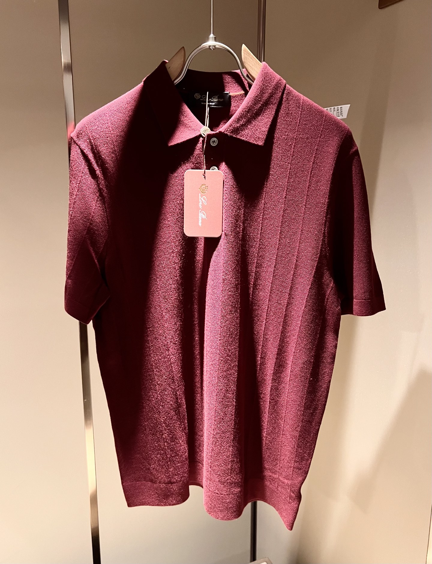 Loro Piana诺悠翩雅 2025秋季男士最新的贸易订单翻领针织短袖T恤，全品相！！上身舒适透气，不