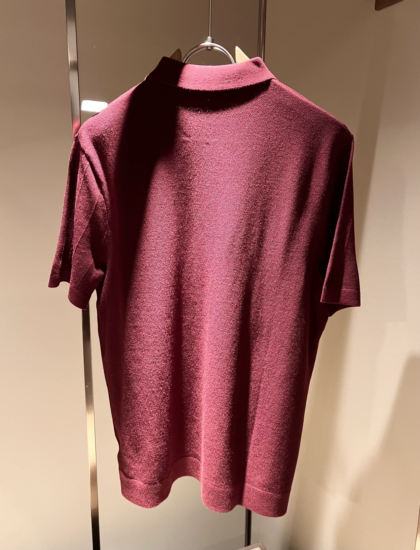 Loro Piana诺悠翩雅 2025秋季男士最新的贸易订单翻领针织短袖T恤，全品相！！上身舒适透气，不