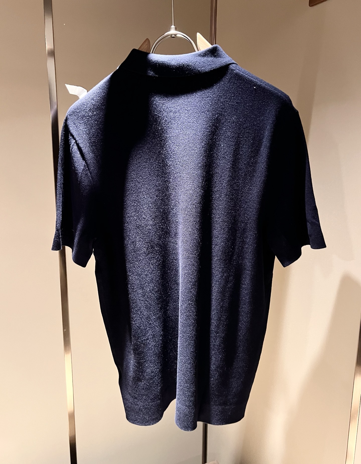 Loro Piana诺悠翩雅 2025秋季男士最新的贸易订单翻领针织短袖T恤，全品相！！上身舒适透气，不