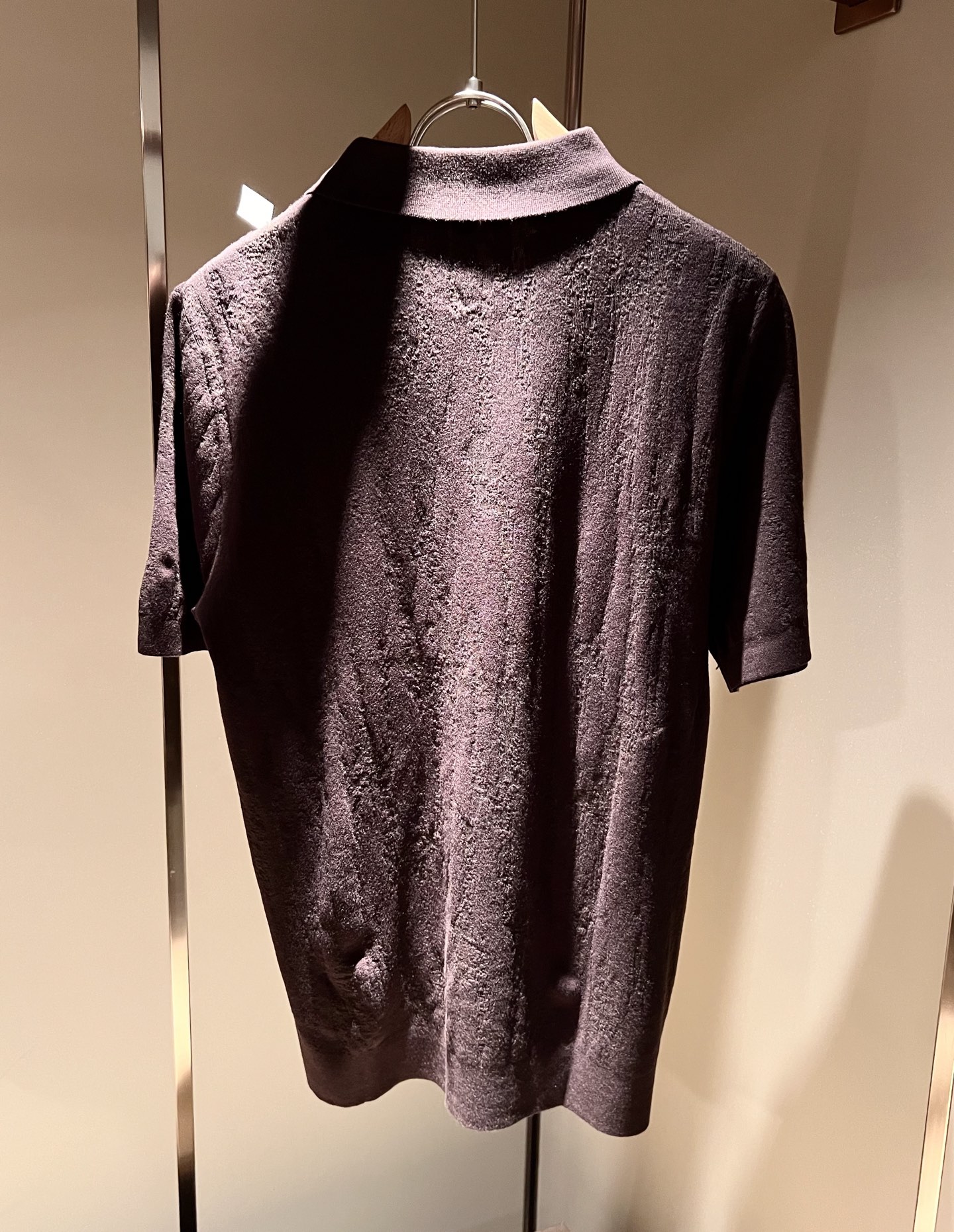 Loro Piana诺悠翩雅 2025秋季男士最新的贸易订单翻领针织短袖T恤，全品相！！上身舒适透气，不