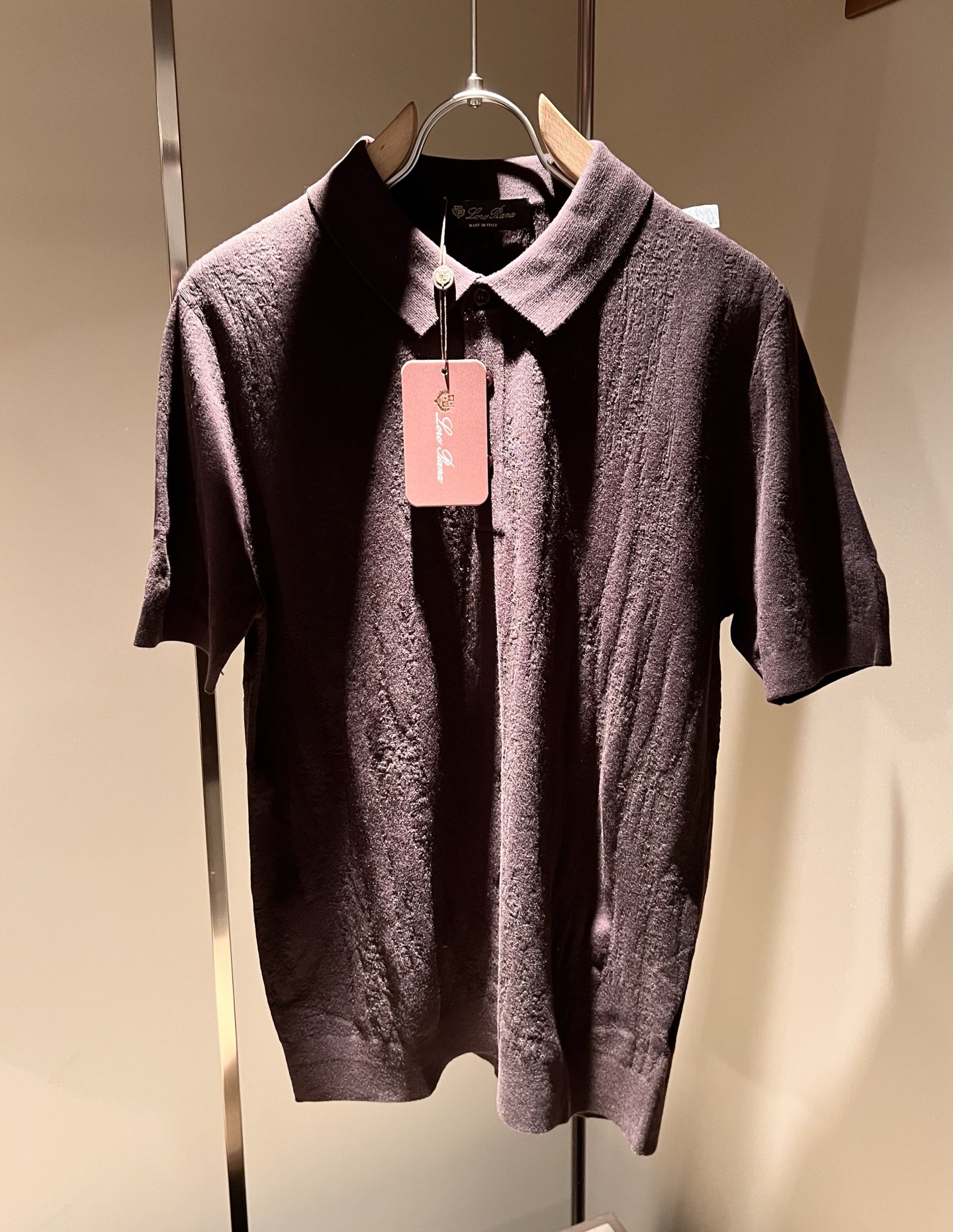 Loro Piana诺悠翩雅 2025秋季男士最新的贸易订单翻领针织短袖T恤，全品相！！上身舒适透气，不