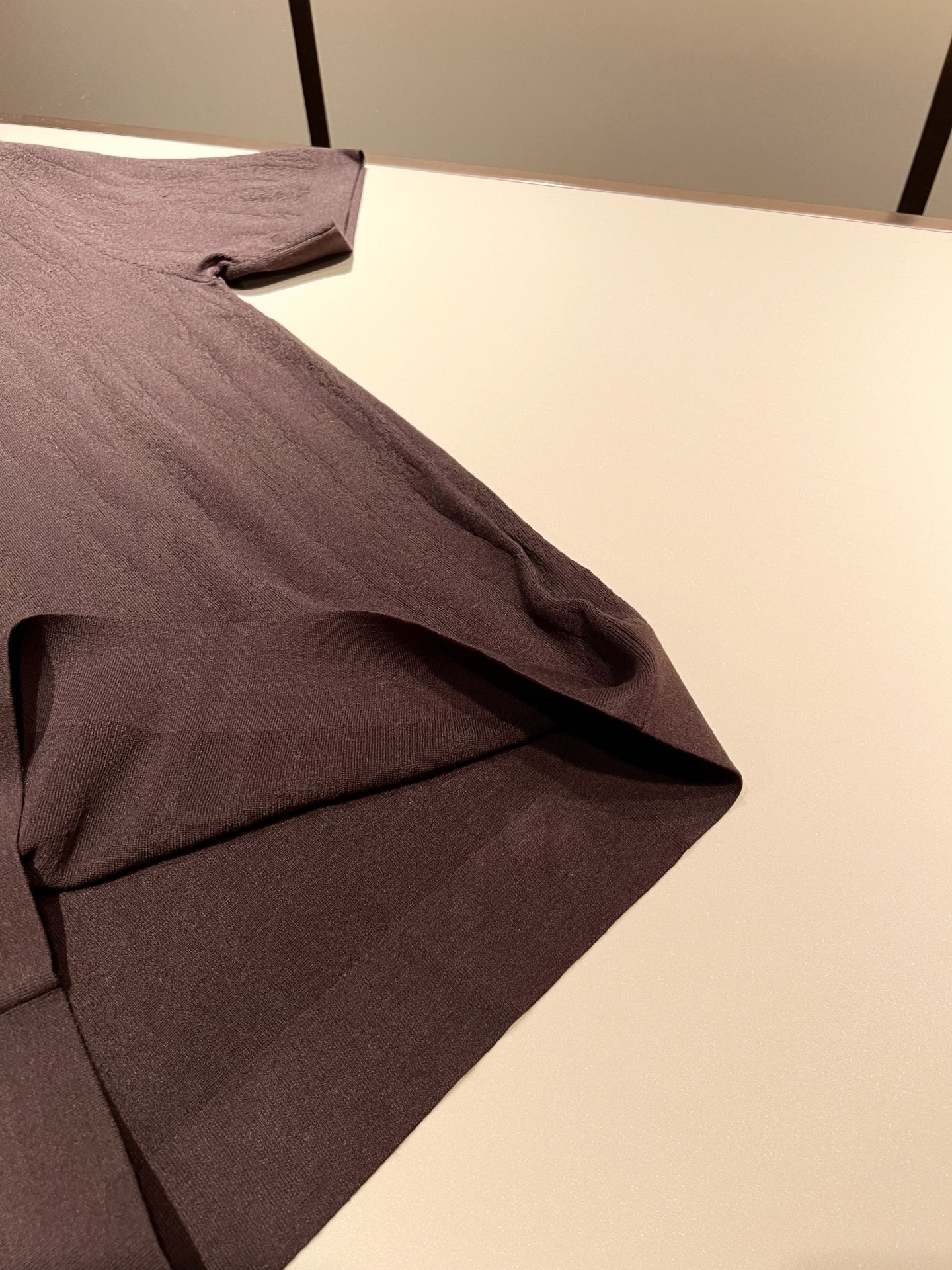 Loro Piana诺悠翩雅 2025秋季男士最新的贸易订单翻领针织短袖T恤，全品相！！上身舒适透气，不