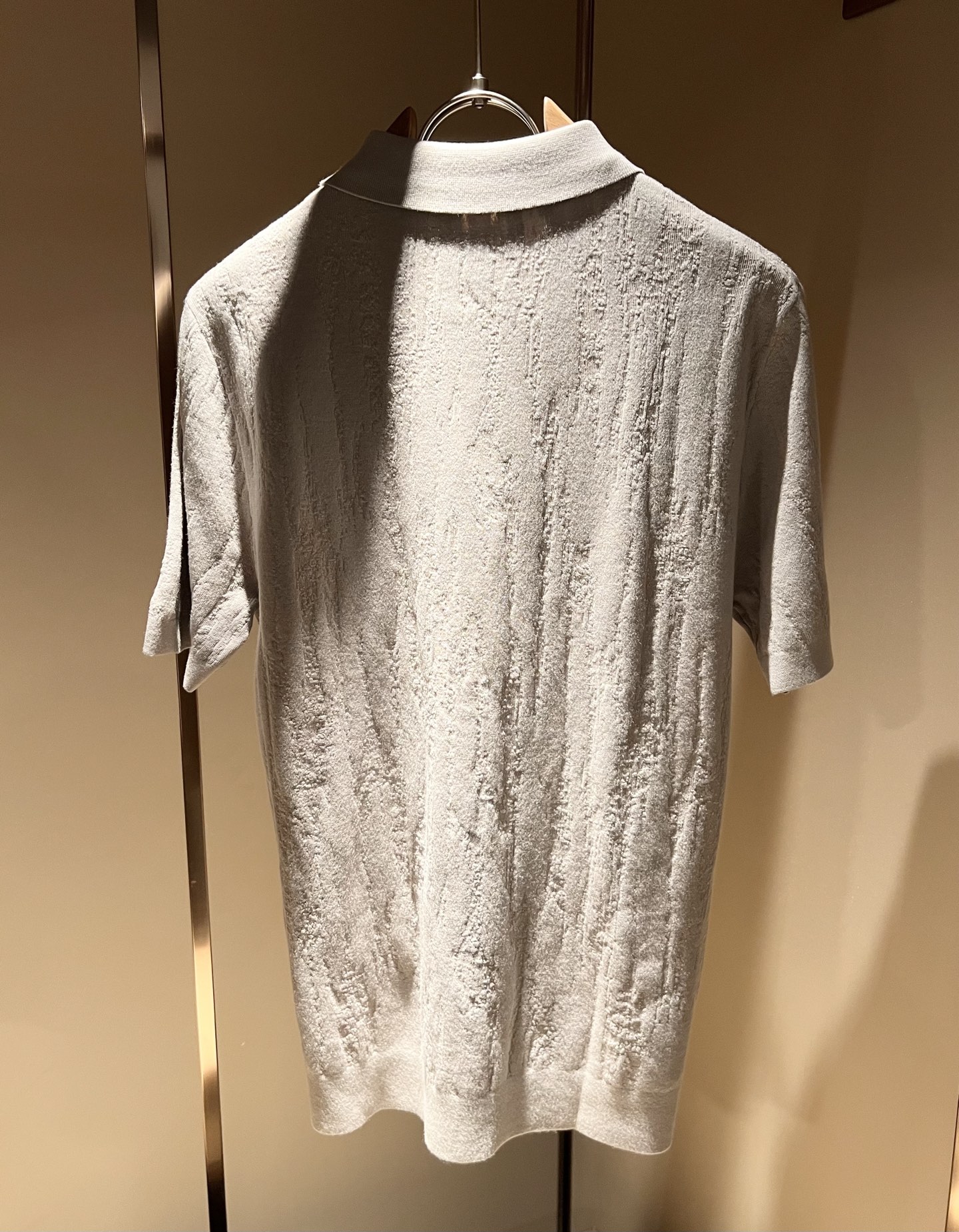 Loro Piana诺悠翩雅 2025秋季男士最新的贸易订单翻领针织短袖T恤，全品相！！上身舒适透气，不