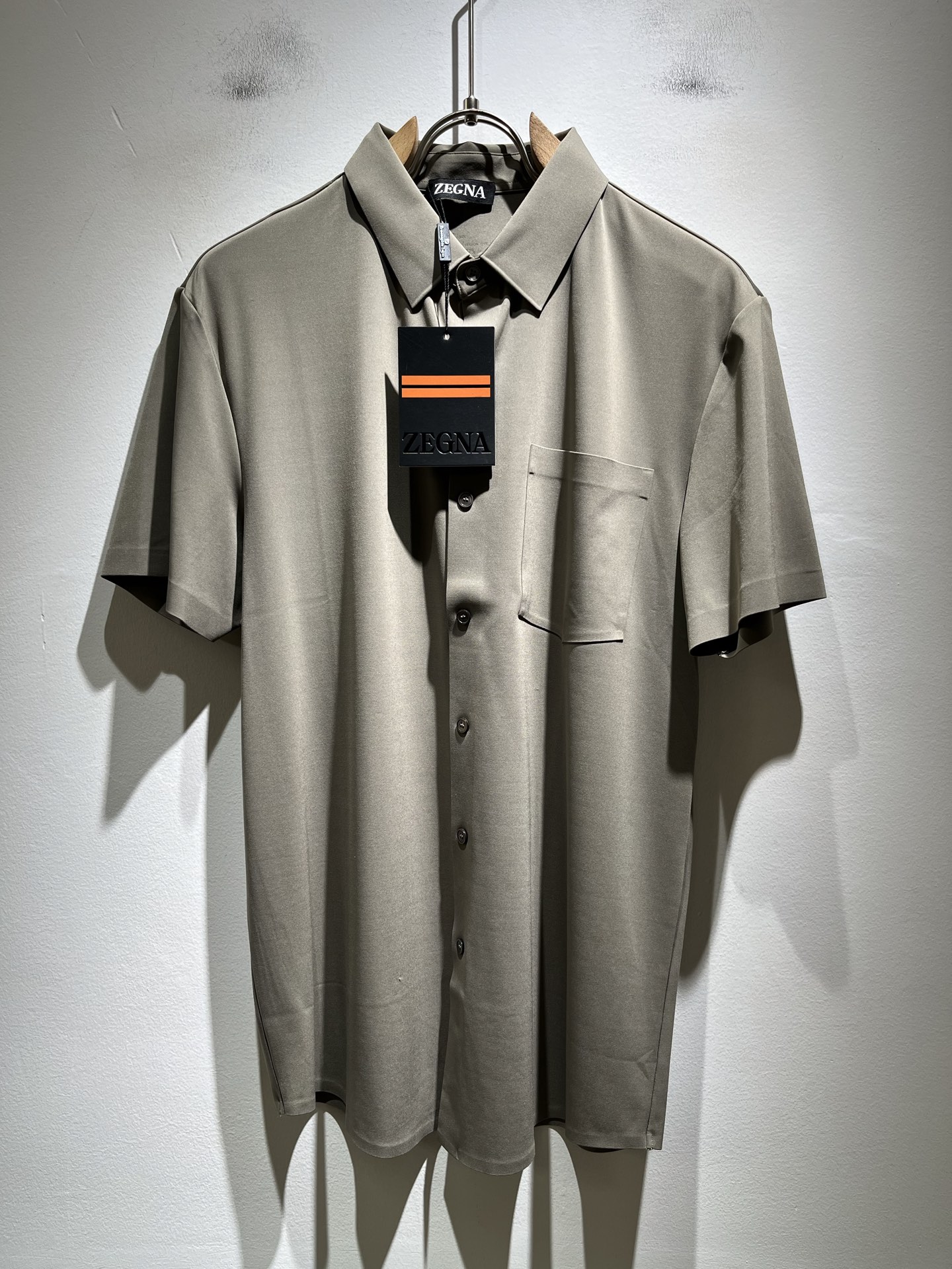 Ermenegildo Zeg*a杰*亚 2025春夏新品男士休闲短袖衬衣，外贸公司订单！是杰尼亚经典的