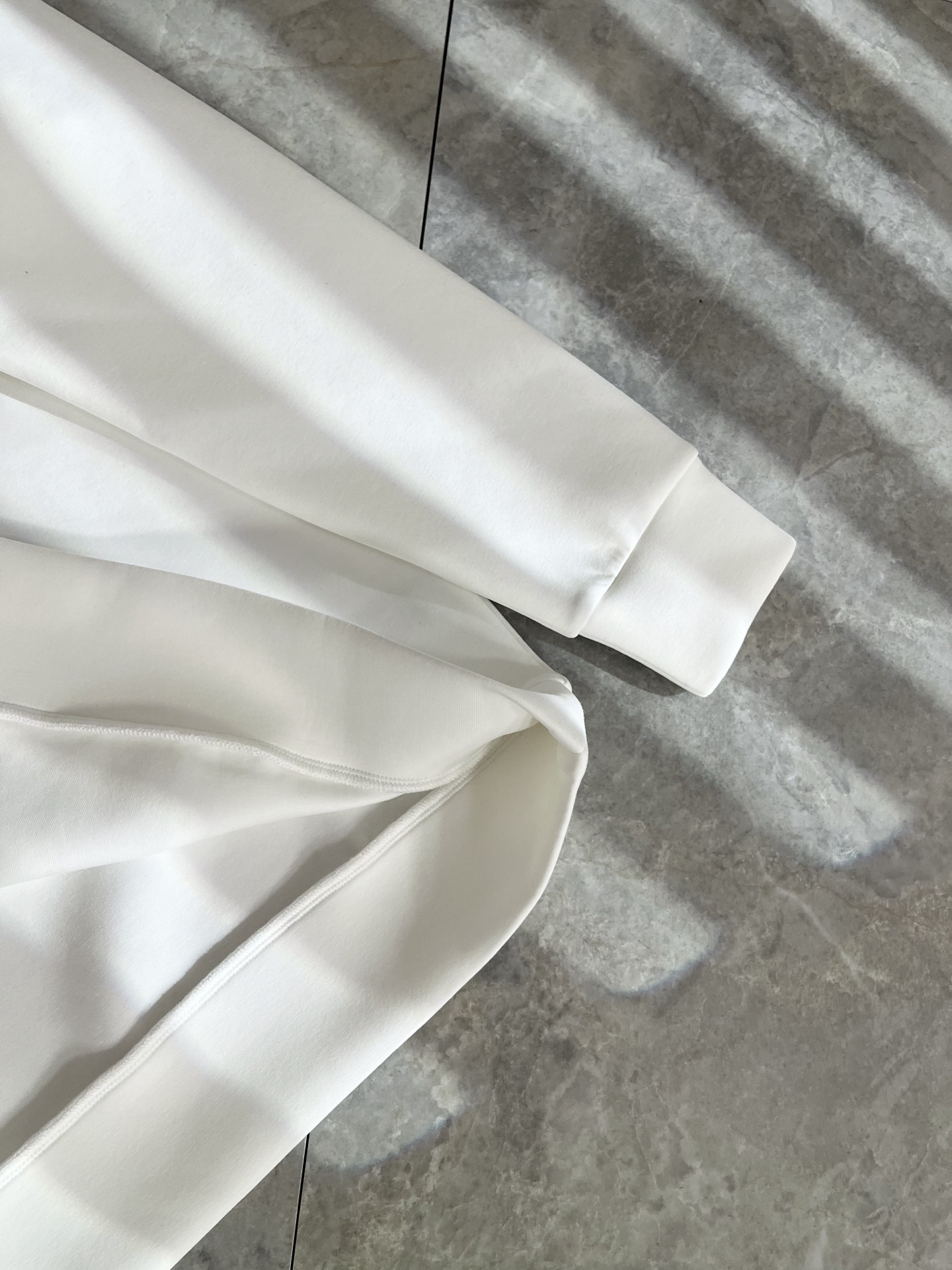 BURBER*Y巴*莉 2025秋冬新款男女同款👫基础休闲百搭棉质圆领卫衣，男女同款卫衣！贸易公司渠道稀