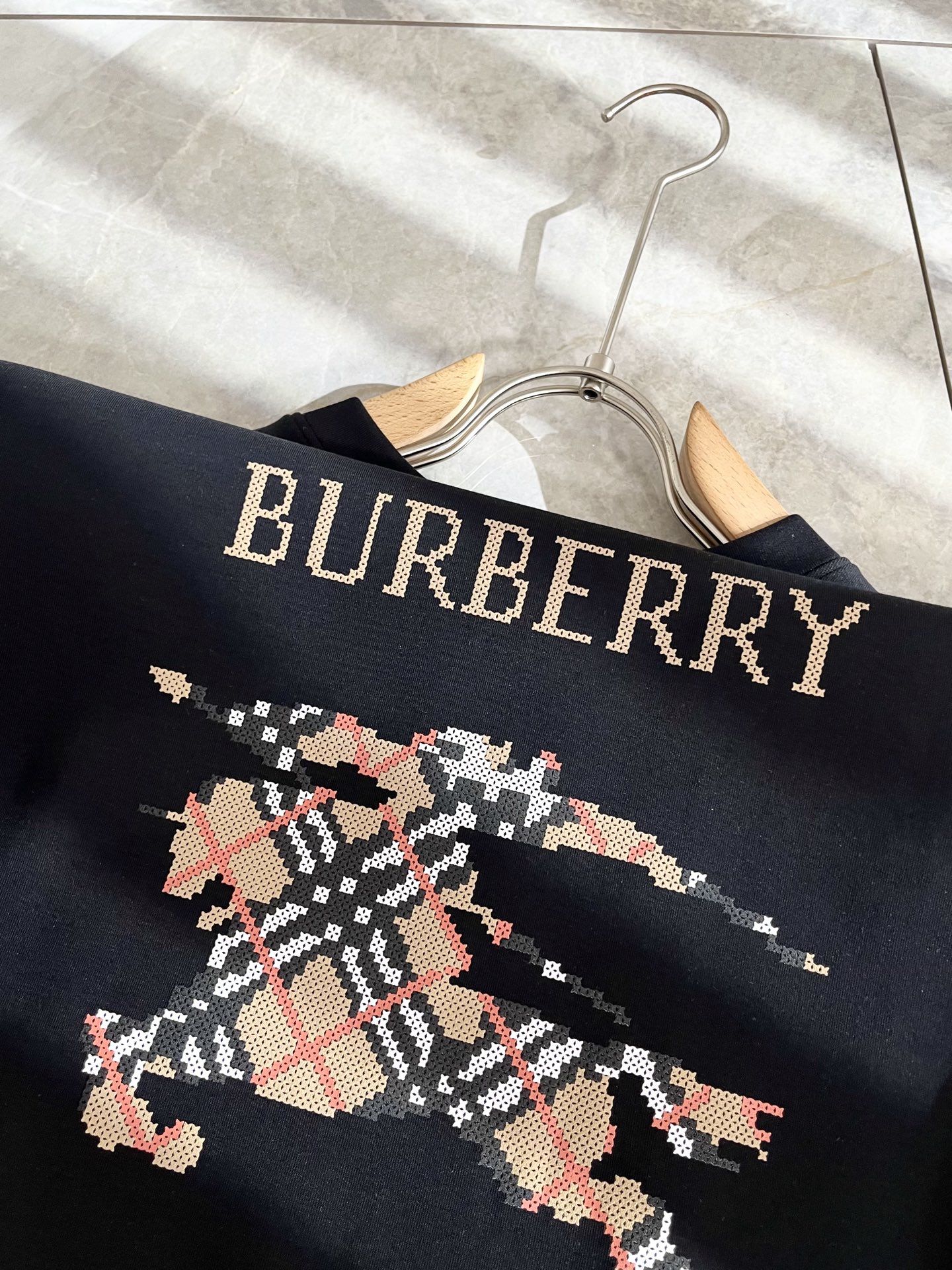 BURBER*Y巴*莉 2025秋冬新款男女同款👫基础休闲百搭棉质圆领卫衣，男女同款卫衣！贸易公司渠道稀