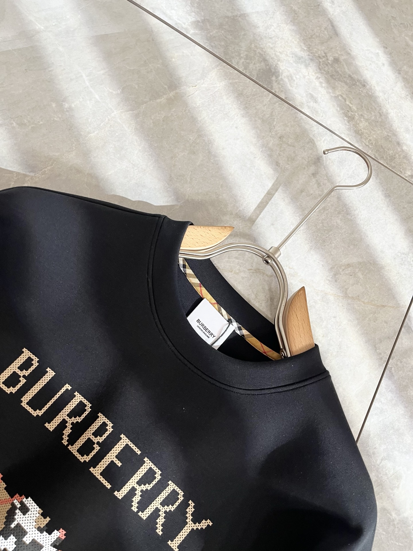 BURBER*Y巴*莉 2025秋冬新款男女同款👫基础休闲百搭棉质圆领卫衣，男女同款卫衣！贸易公司渠道稀