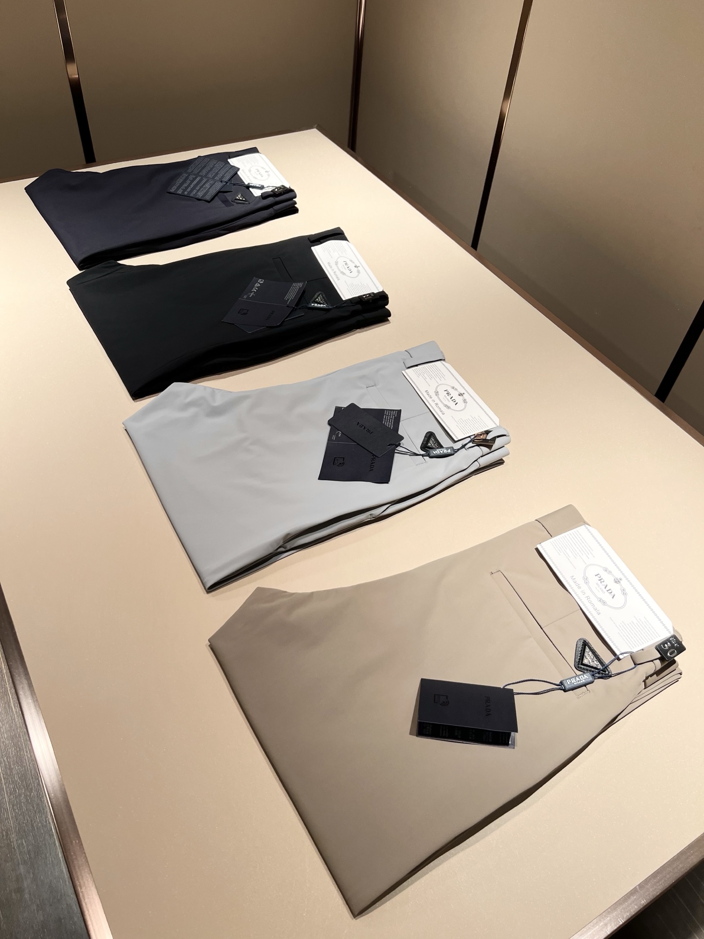 PRA*DA 普*达 2025春夏新款氨纶混纺百搭西裤，男士经典商务休闲基础长裤西裤！贸易公司渠道稀出，