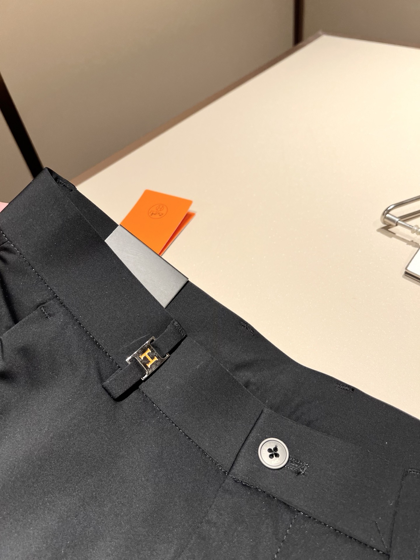 HERM*S 爱*仕 2025春夏男士高端休闲西裤 海外贸易公司渠道订单 ！男士商务修身直筒西裤！上海恒