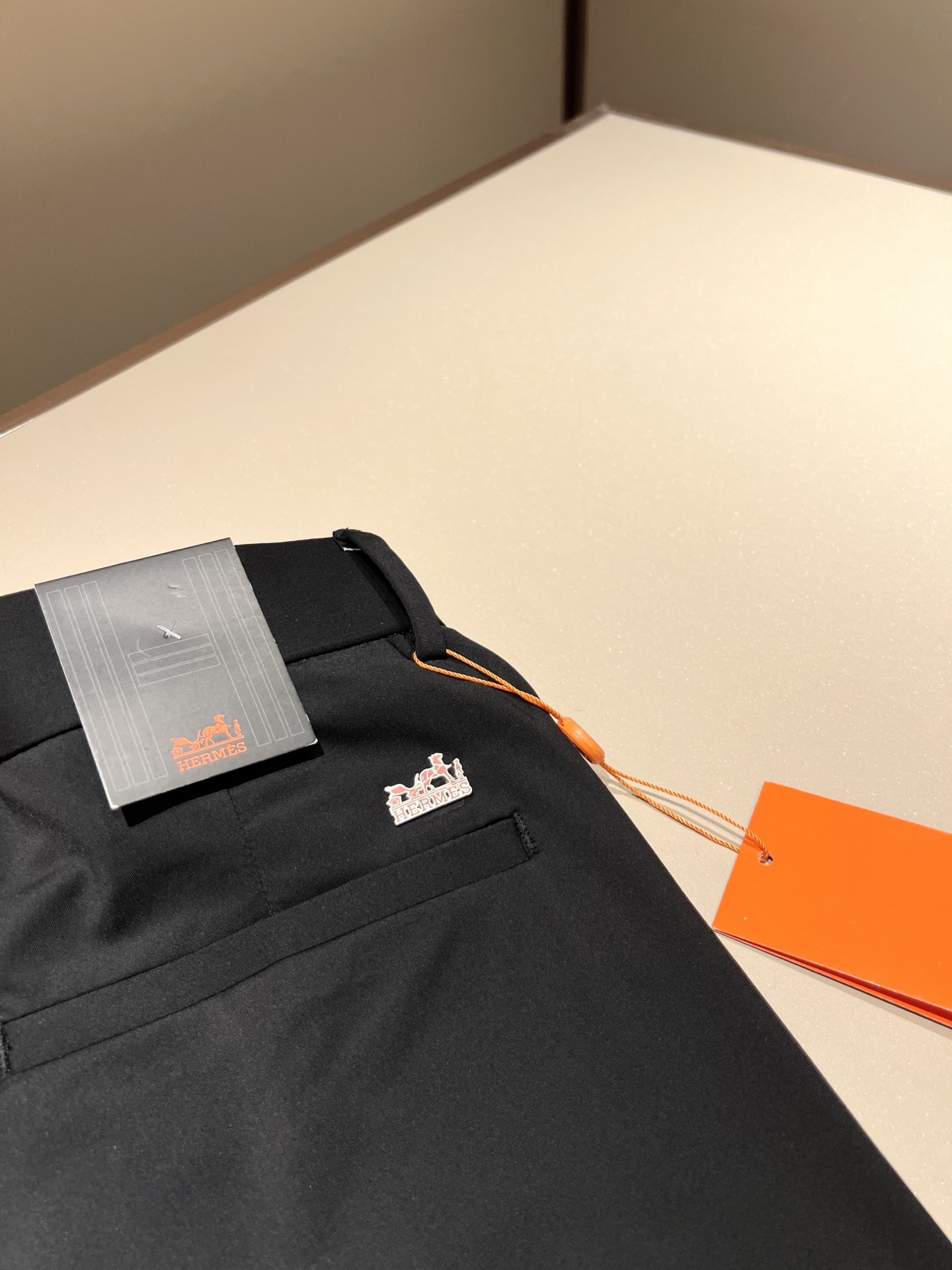 HERM*S 爱*仕 2025春夏男士高端休闲西裤 海外贸易公司渠道订单 ！男士商务修身直筒西裤！上海恒