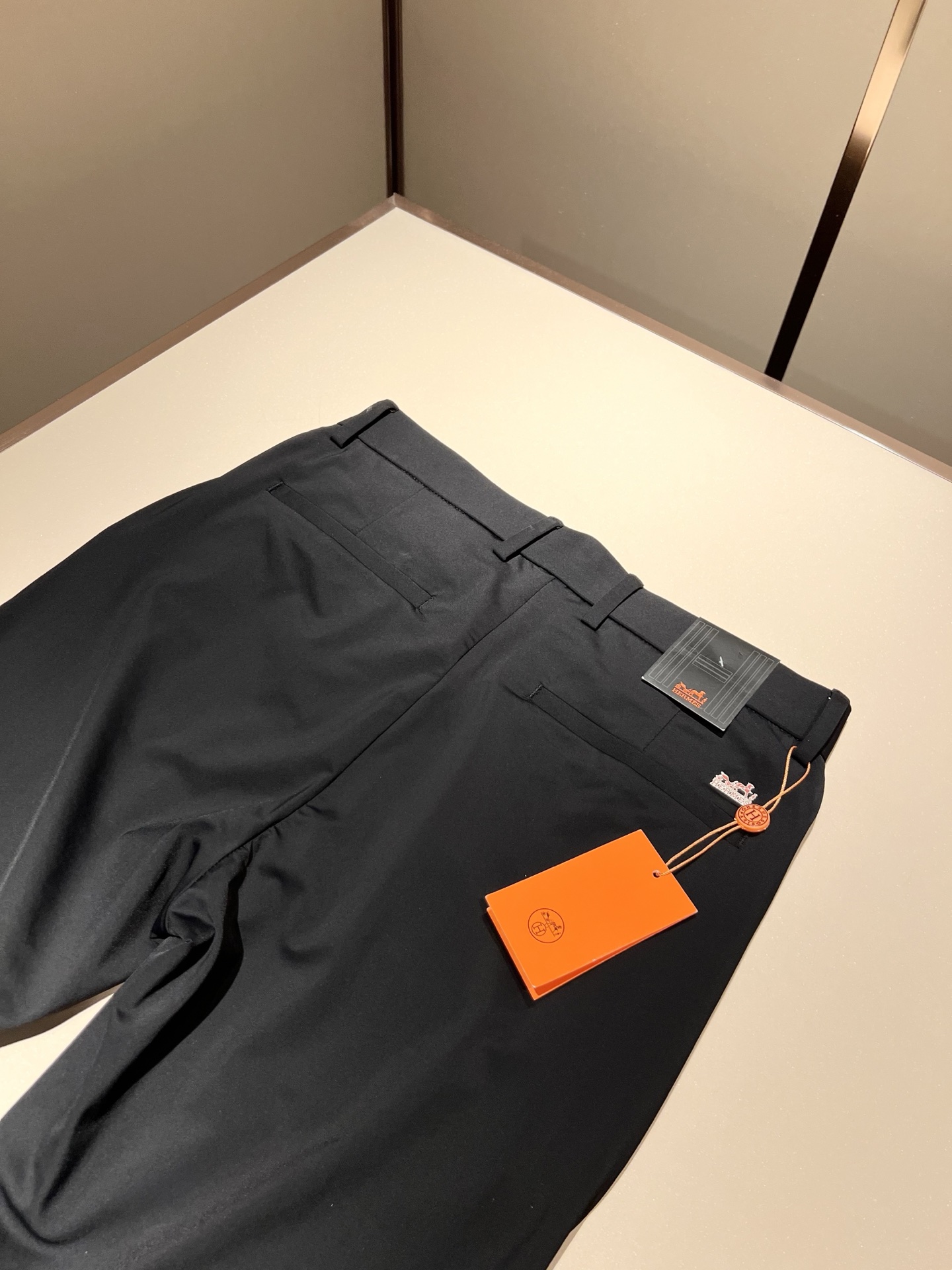 HERM*S 爱*仕 2025春夏男士高端休闲西裤 海外贸易公司渠道订单 ！男士商务修身直筒西裤！上海恒