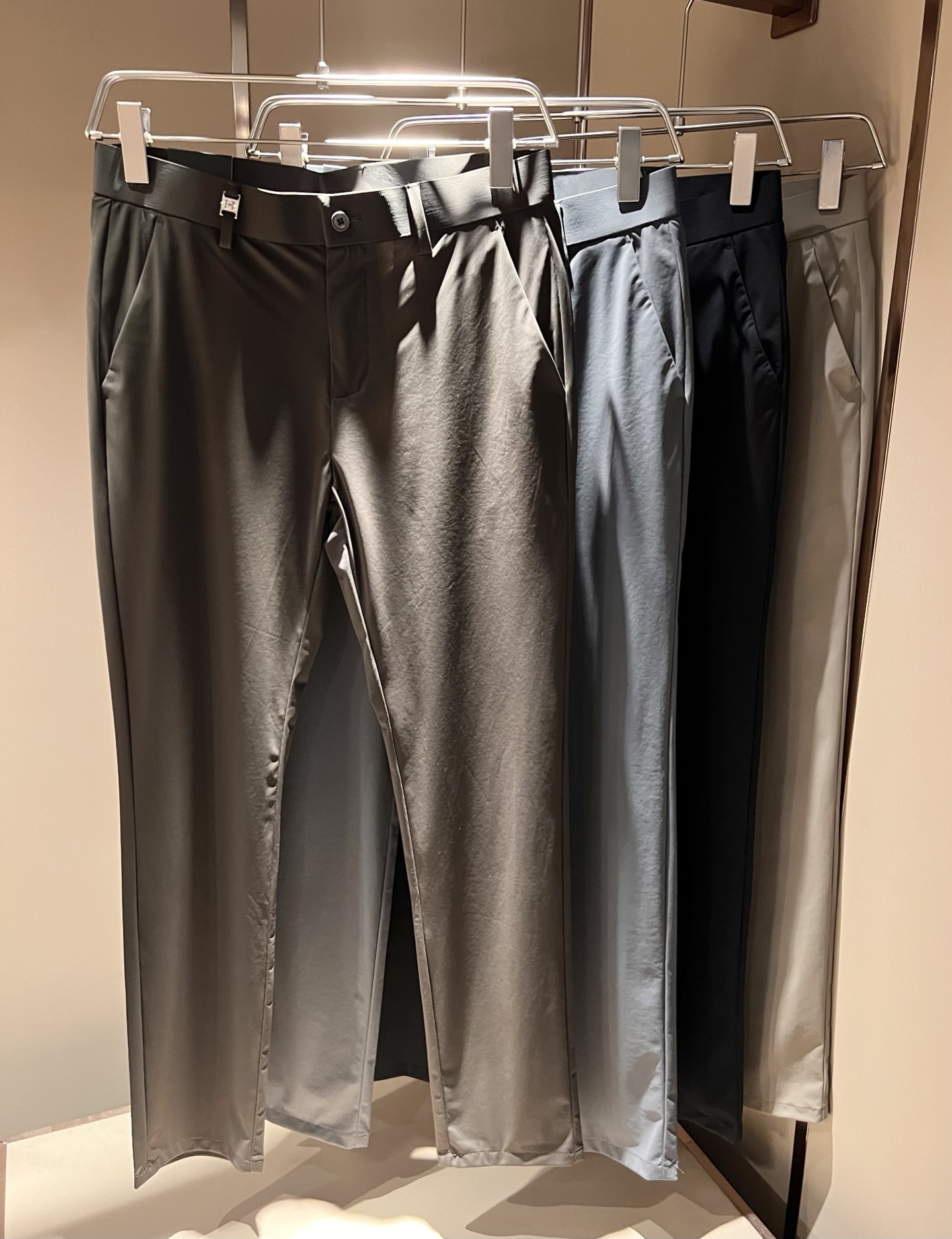 HERM*S 爱*仕 2025春夏男士高端休闲西裤 海外贸易公司渠道订单 ！男士商务修身直筒西裤！上海恒