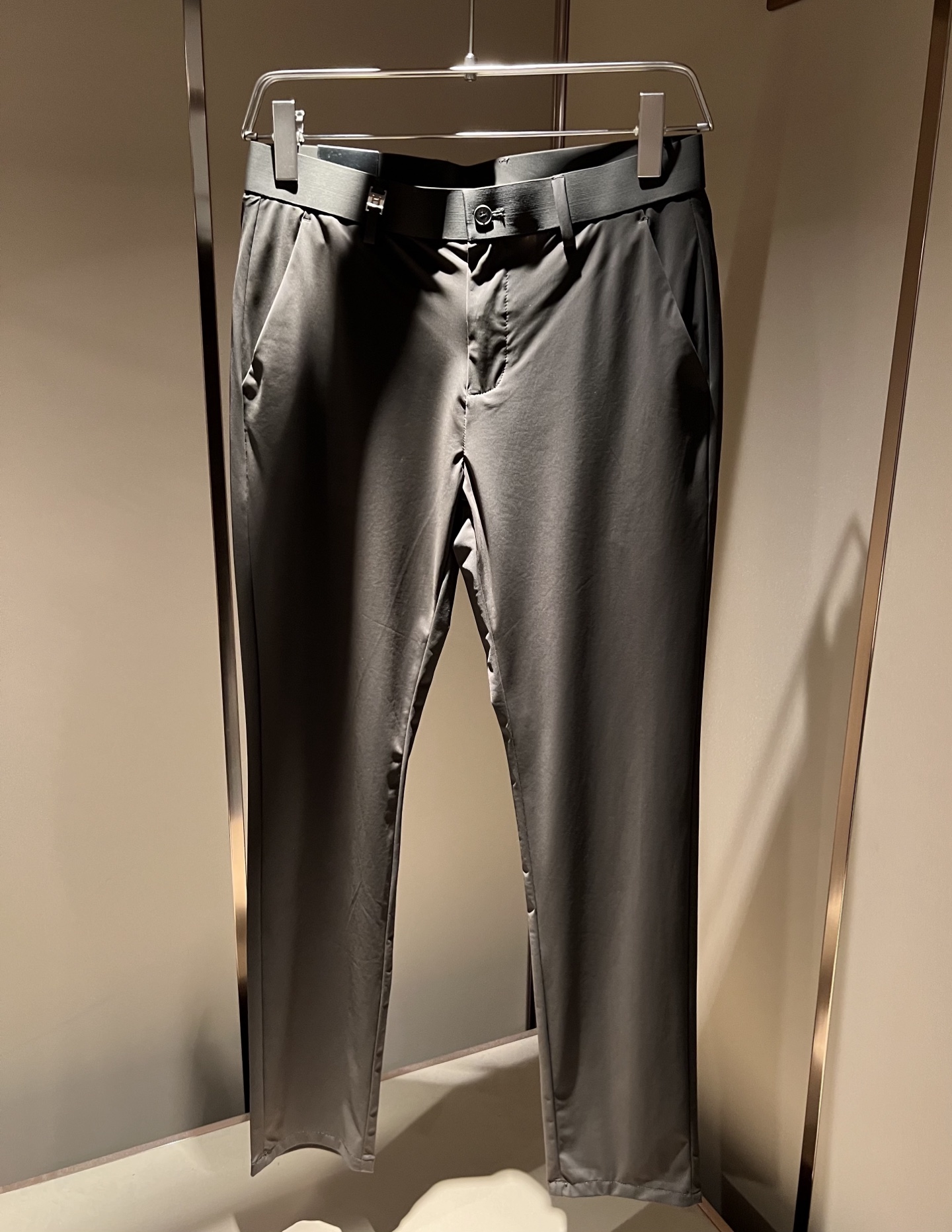 HERM*S 爱*仕 2025春夏男士高端休闲西裤 海外贸易公司渠道订单 ！男士商务修身直筒西裤！上海恒